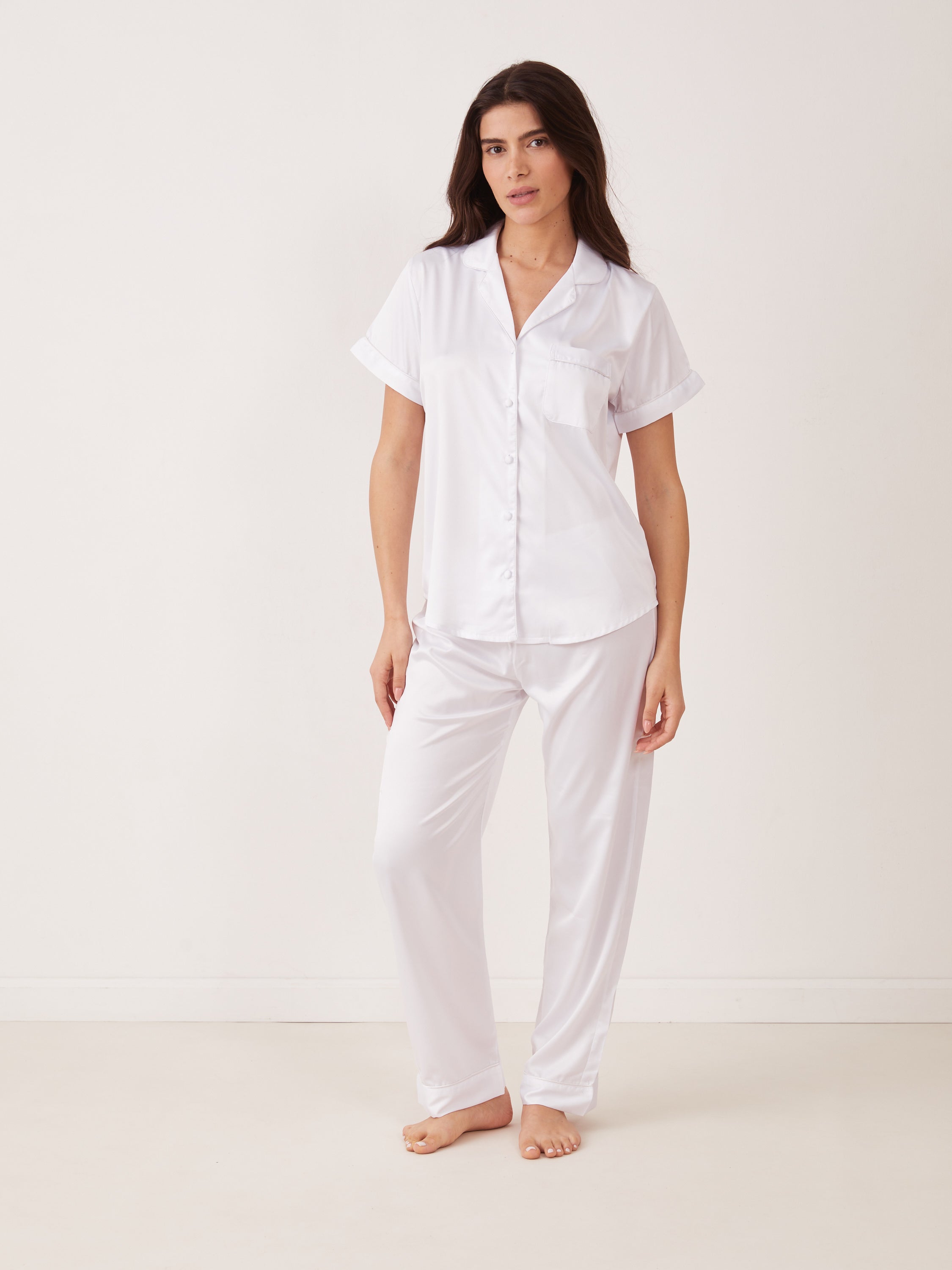סט פיג'מת סאטן מכופתרת - לבן