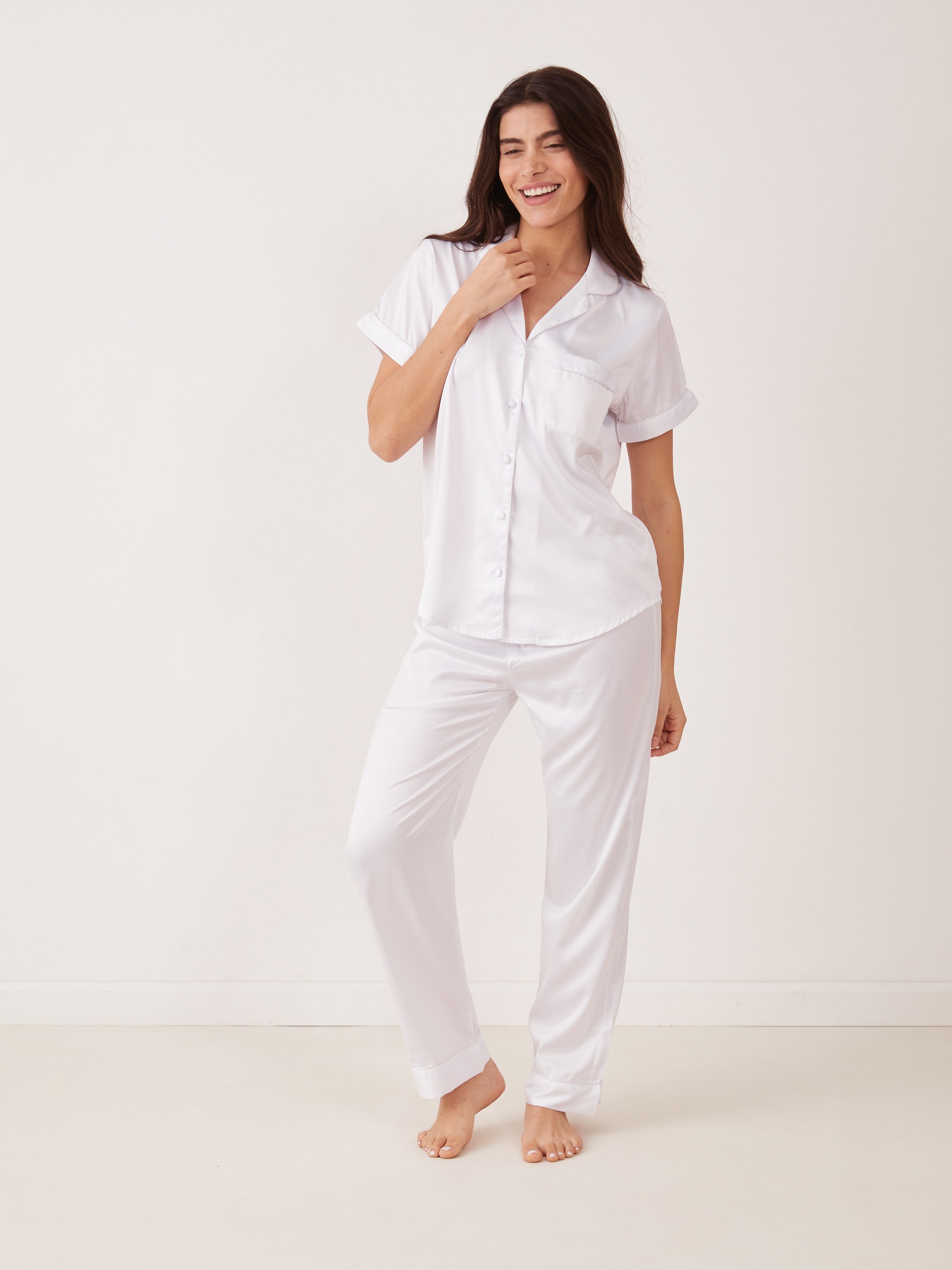 סט פיג'מת סאטן מכופתרת - לבן