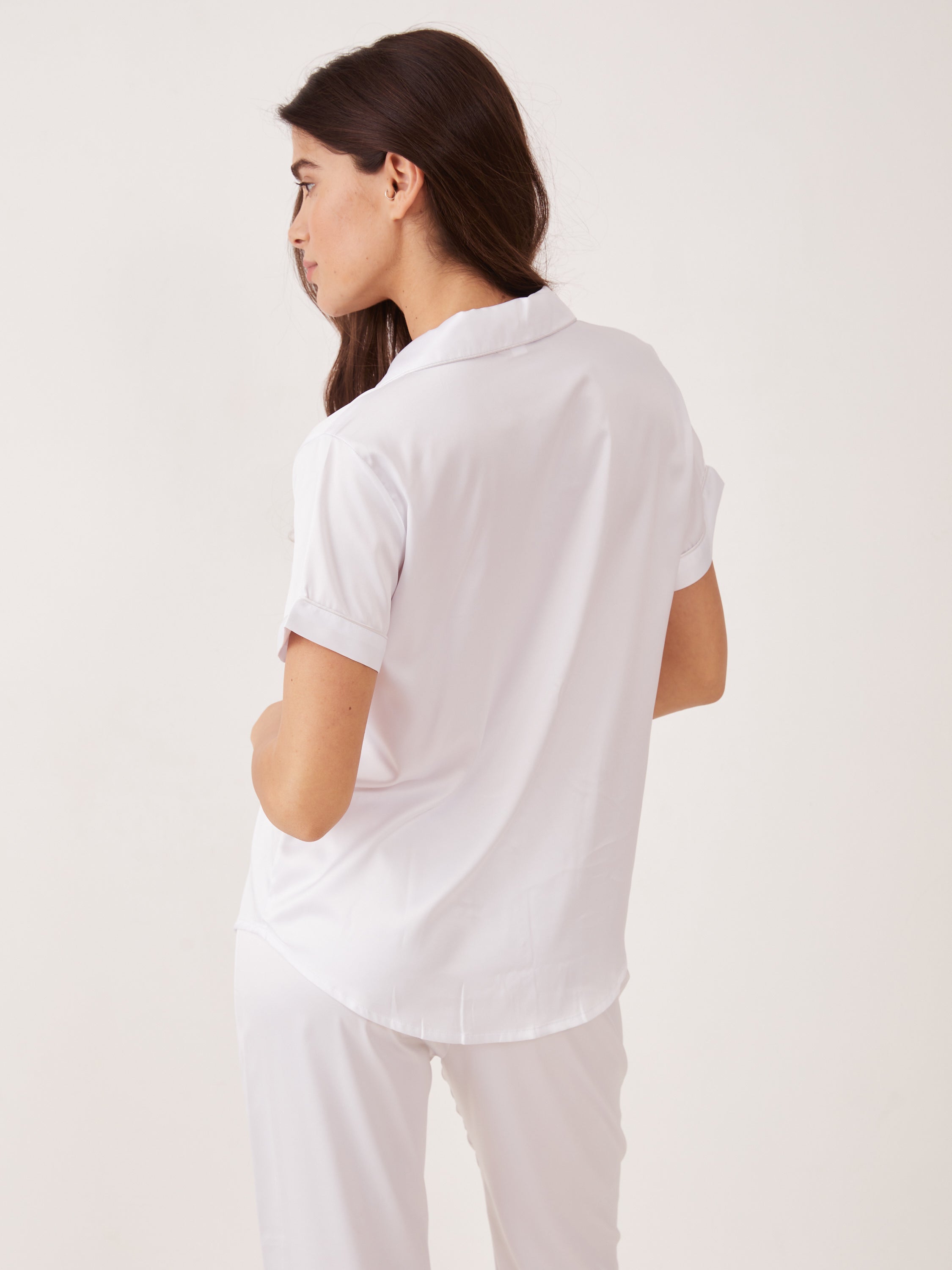 סט פיג'מת סאטן מכופתרת - לבן