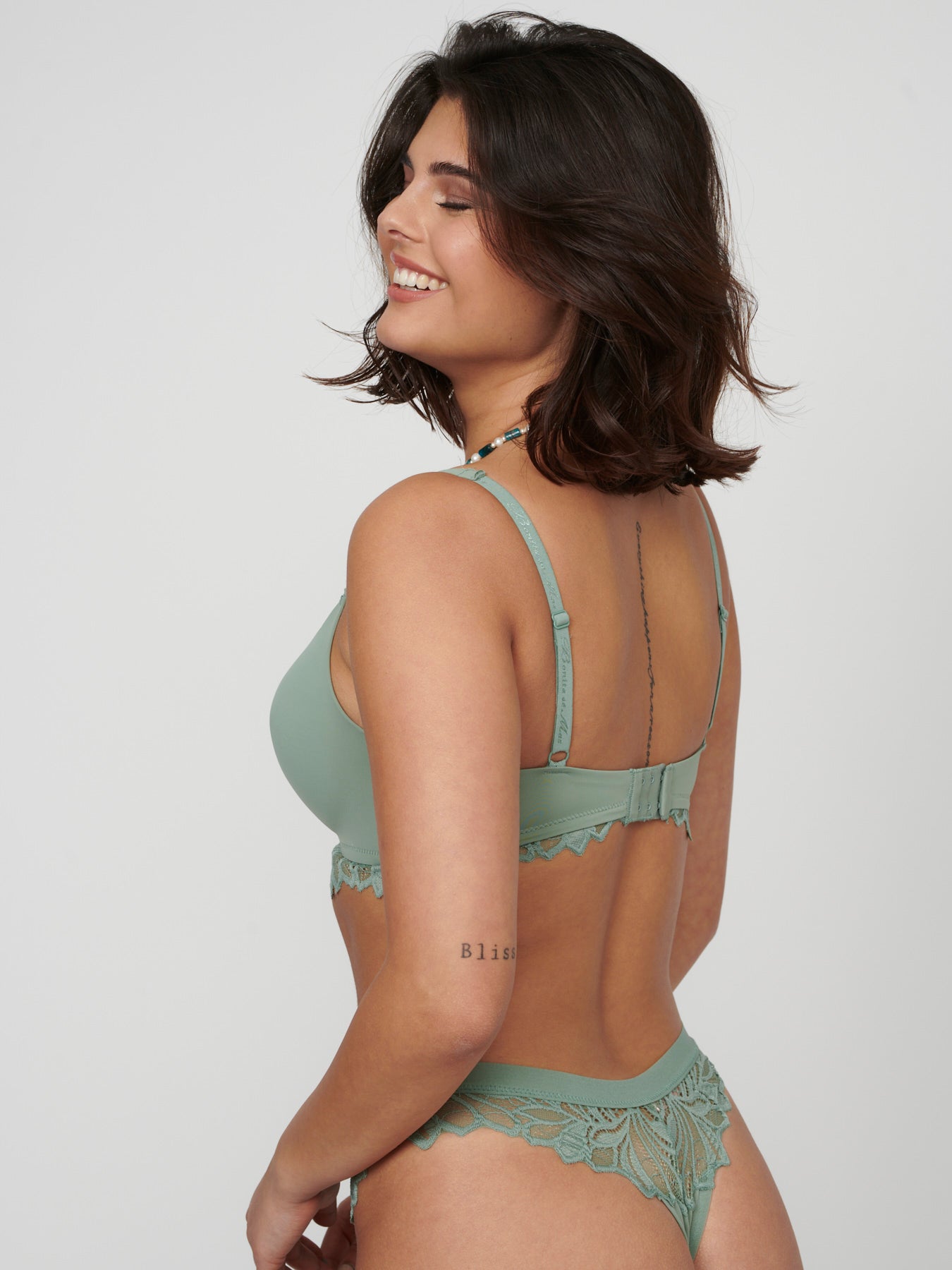 EMILIA ירוק- חזייה בריפוד קל ללא ברזל