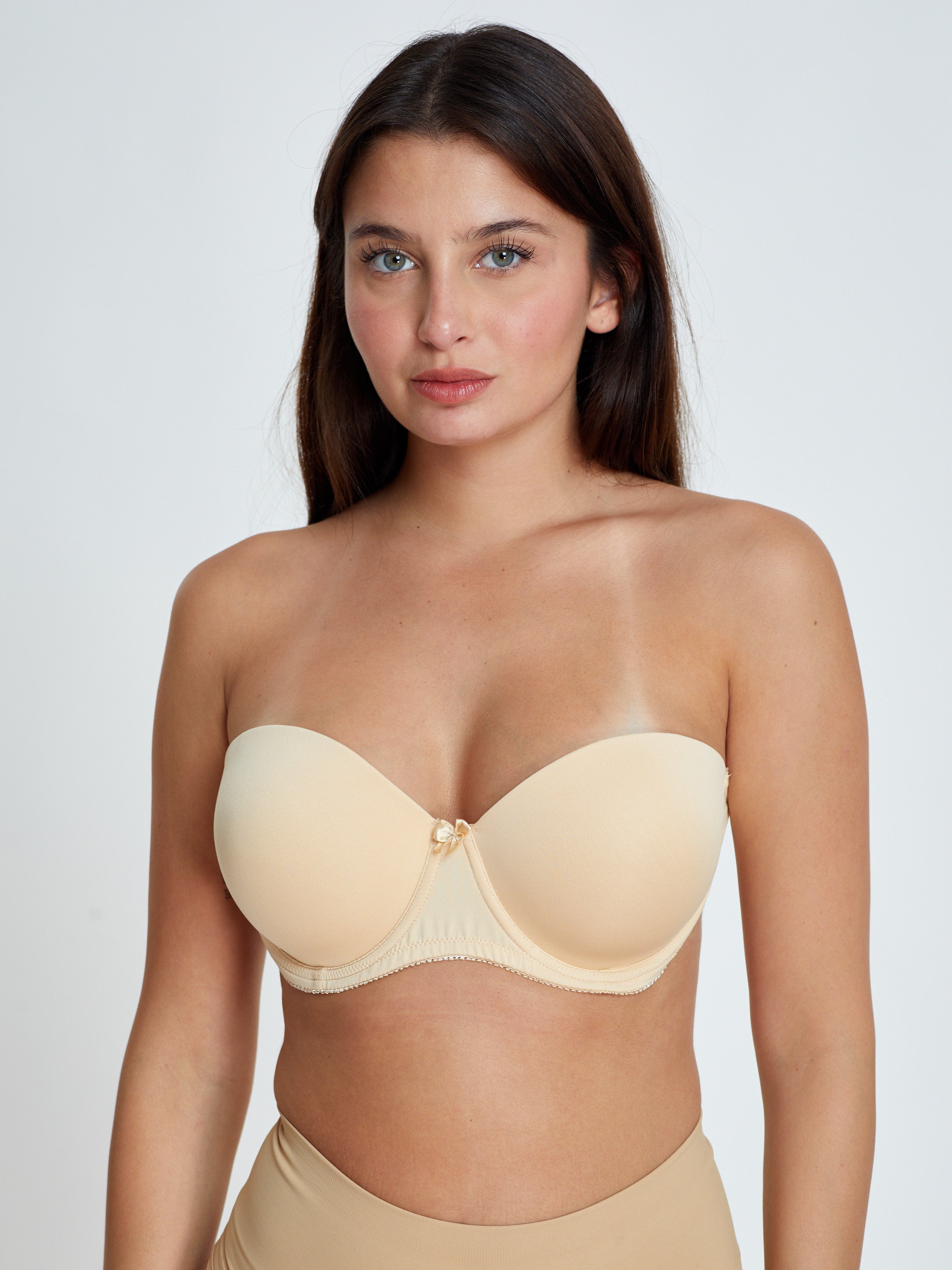 חזיית סטרפלס גב שקוף ריפוד קל