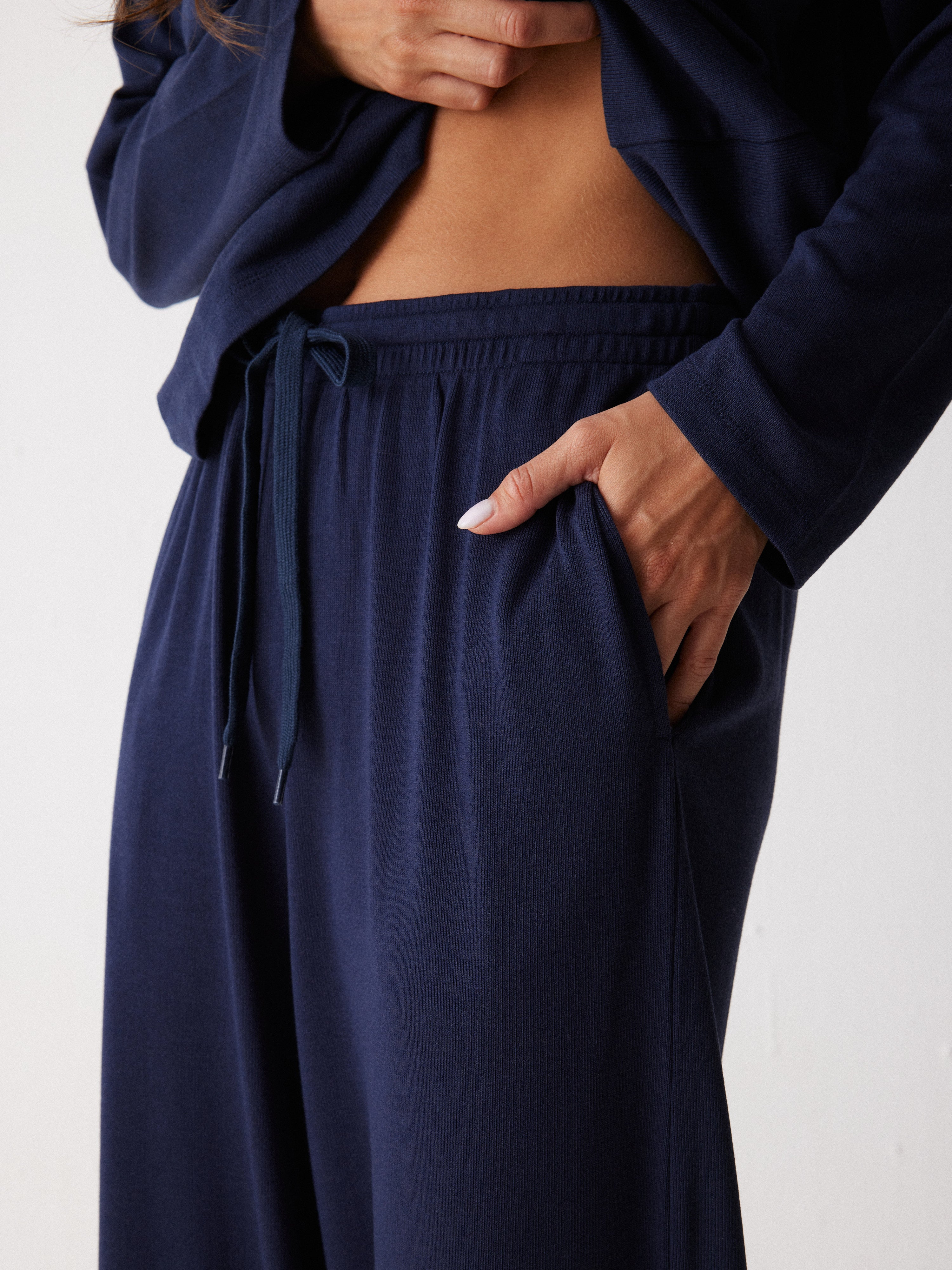 חליפת פנאי סריג דק - כחול