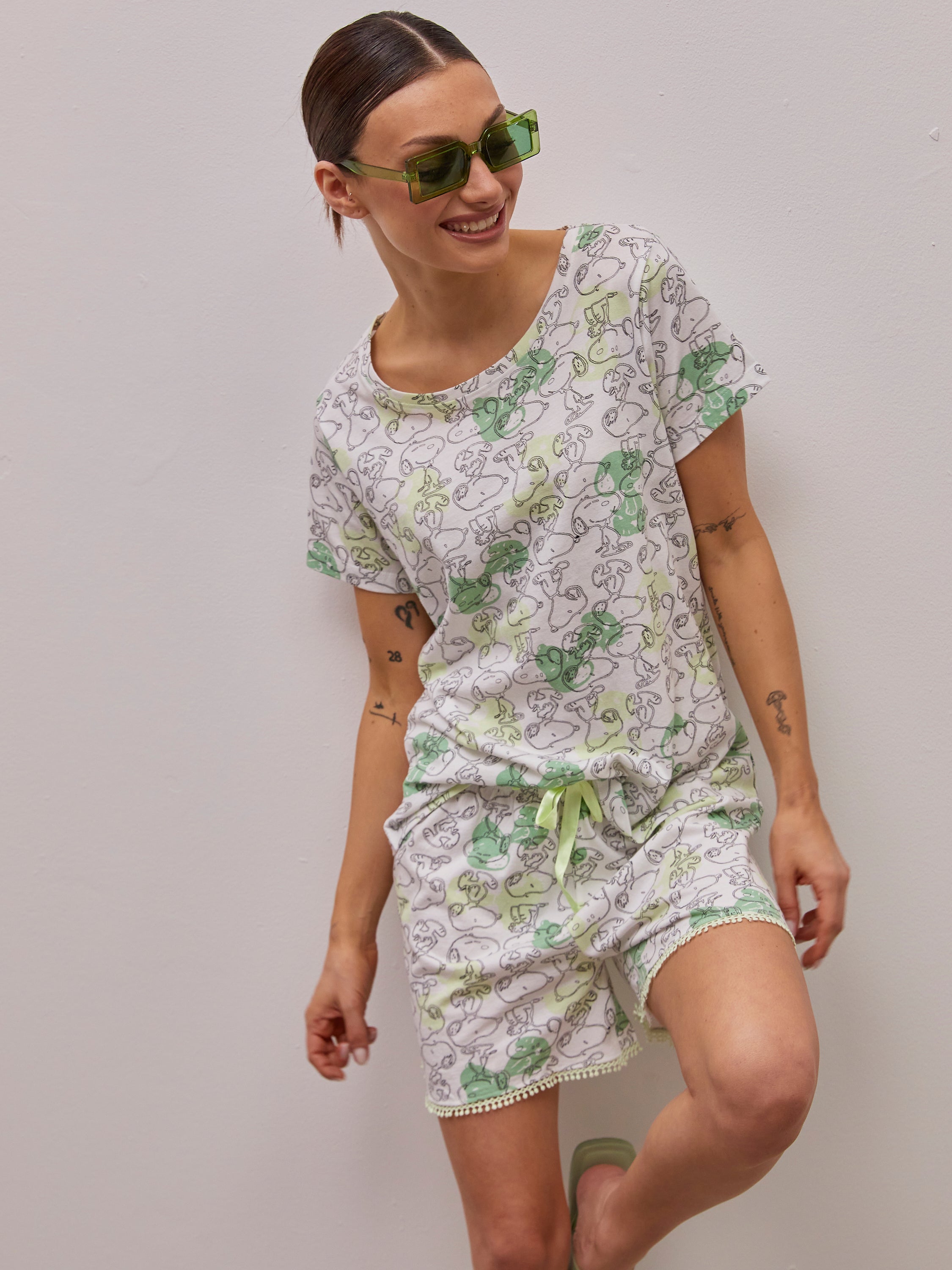 פיג'מה קצרה סנופי כותנה - ירוק