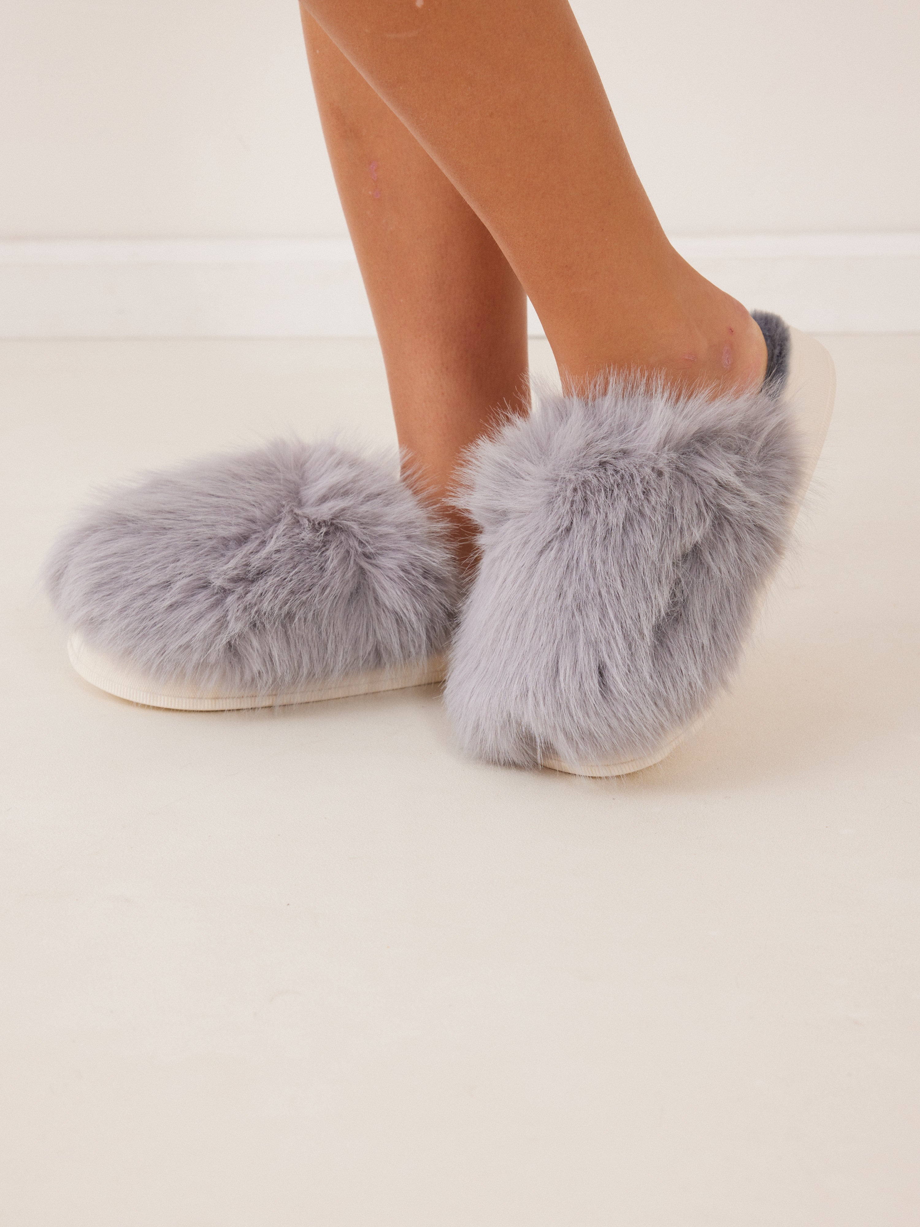 נעלי בית פרווה - אפור