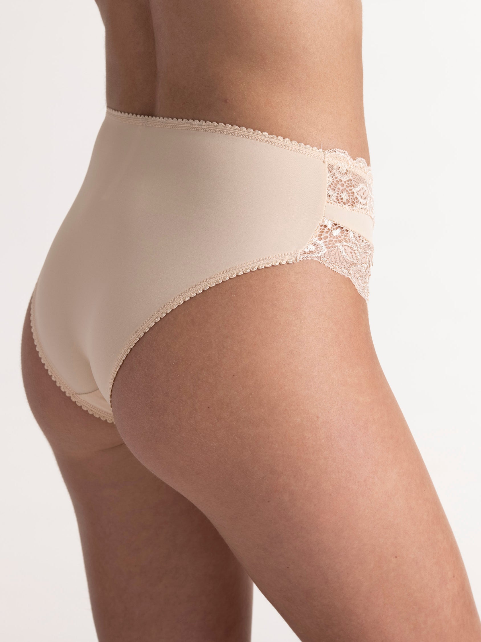 תחתון שלם שילוב תחרה - גוף