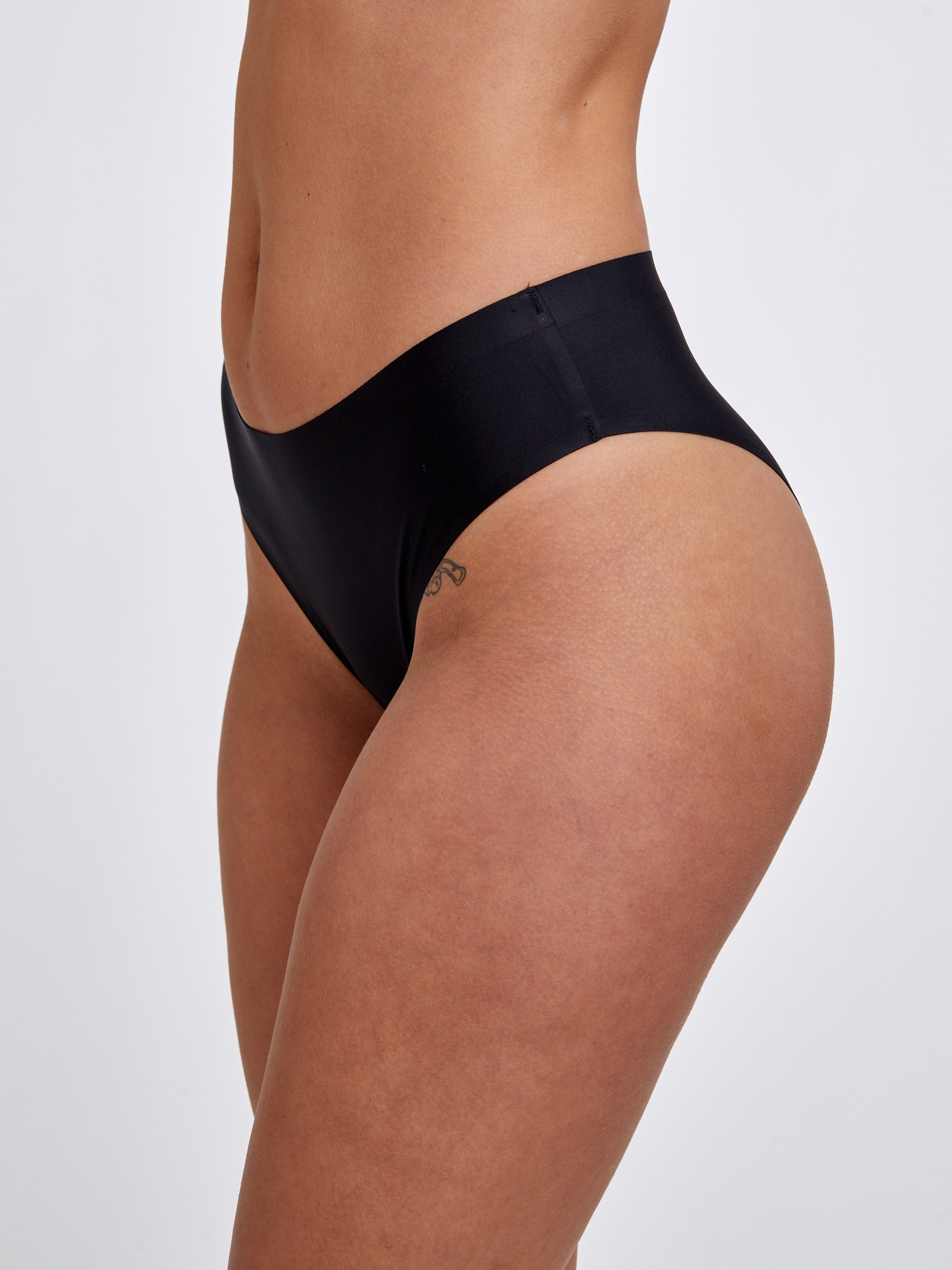 תחתון ברזילאי INVISIBLE - שחור