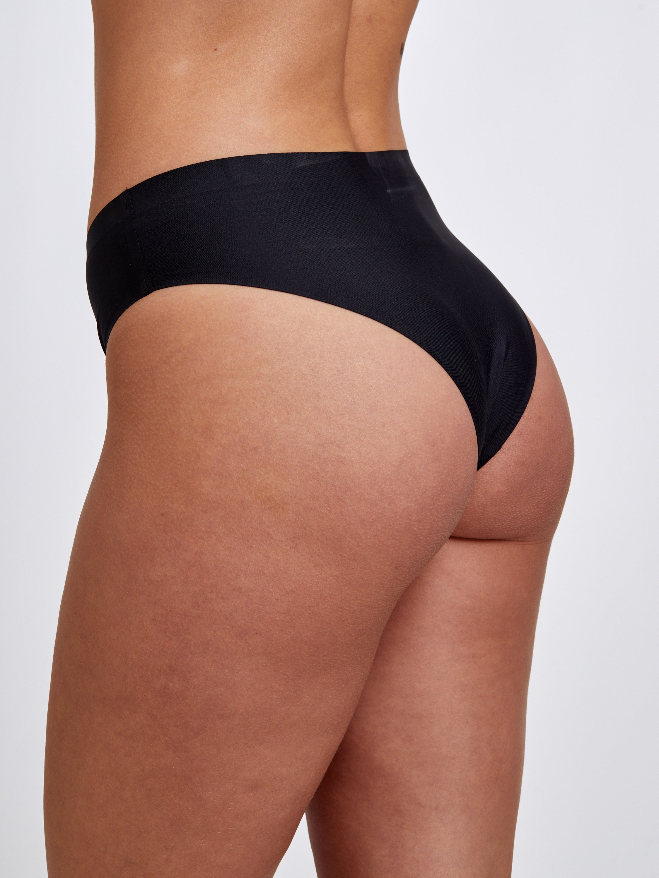 תחתון ברזילאי INVISIBLE - שחור