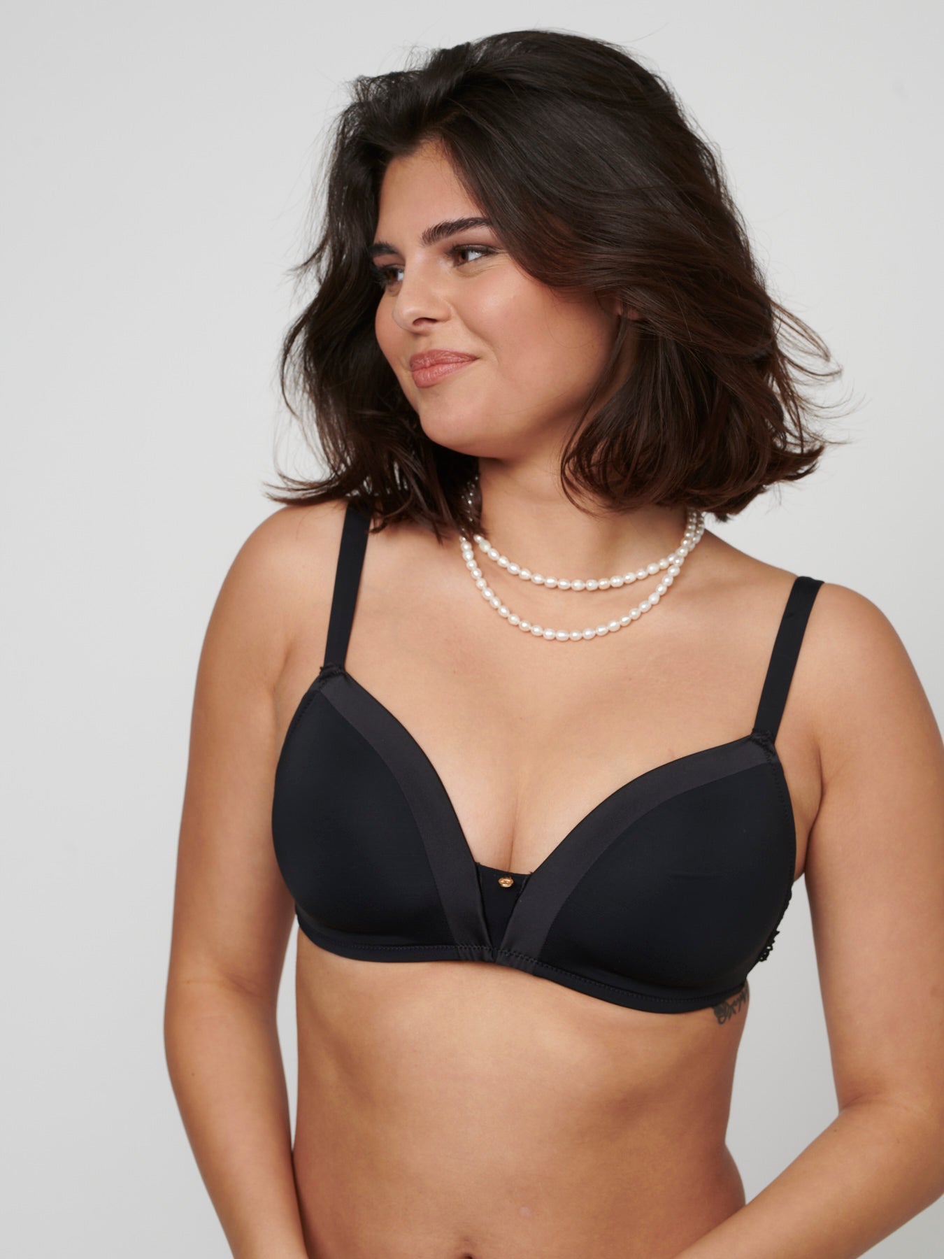 SHIRIN PADDED WIRELESS שחור - חזייה בריפוד קל ללא ברזל