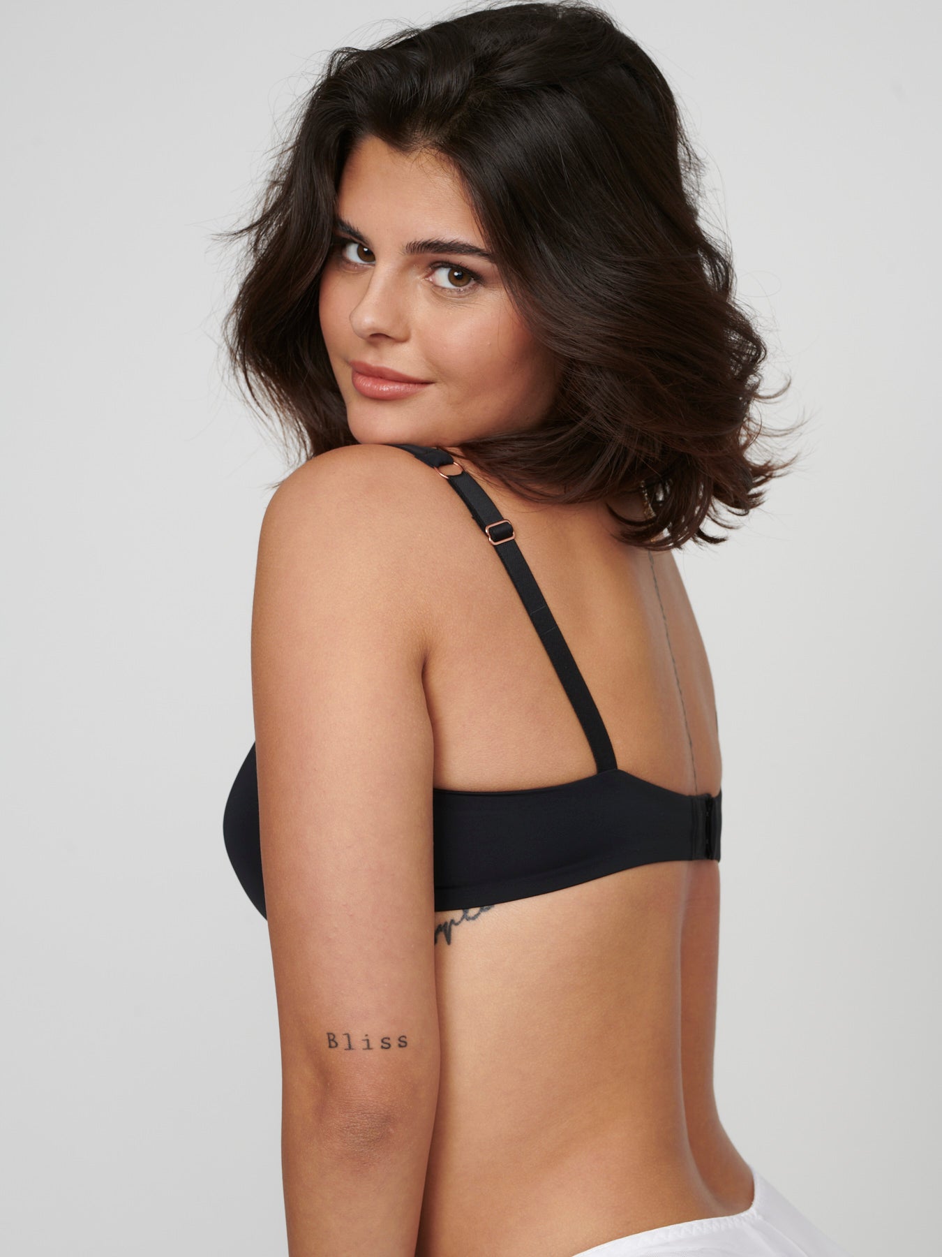 SHIRIN PADDED WIRELESS שחור - חזייה בריפוד קל ללא ברזל