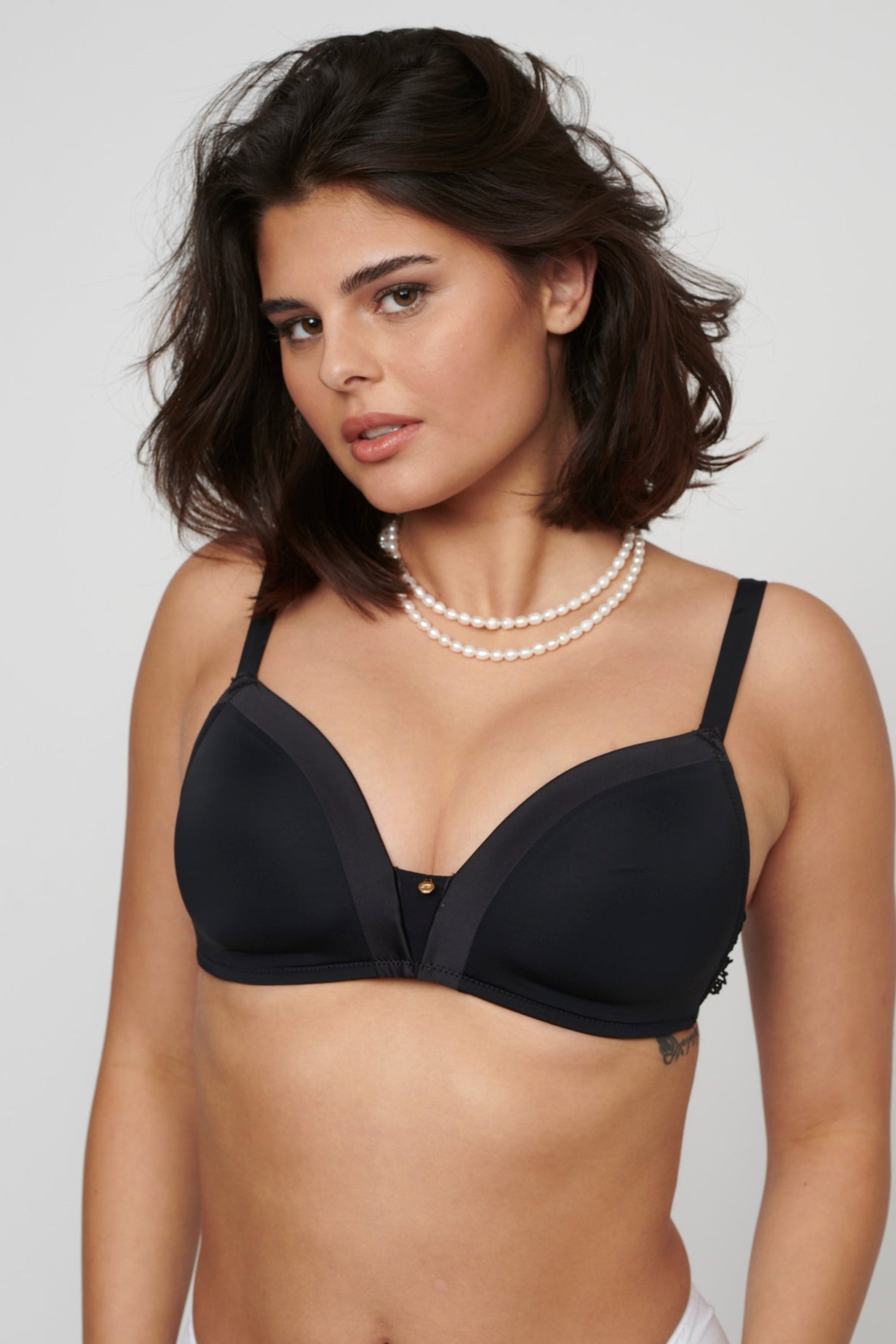 SHIRIN PADDED WIRELESS שחור - חזייה בריפוד קל ללא ברזל