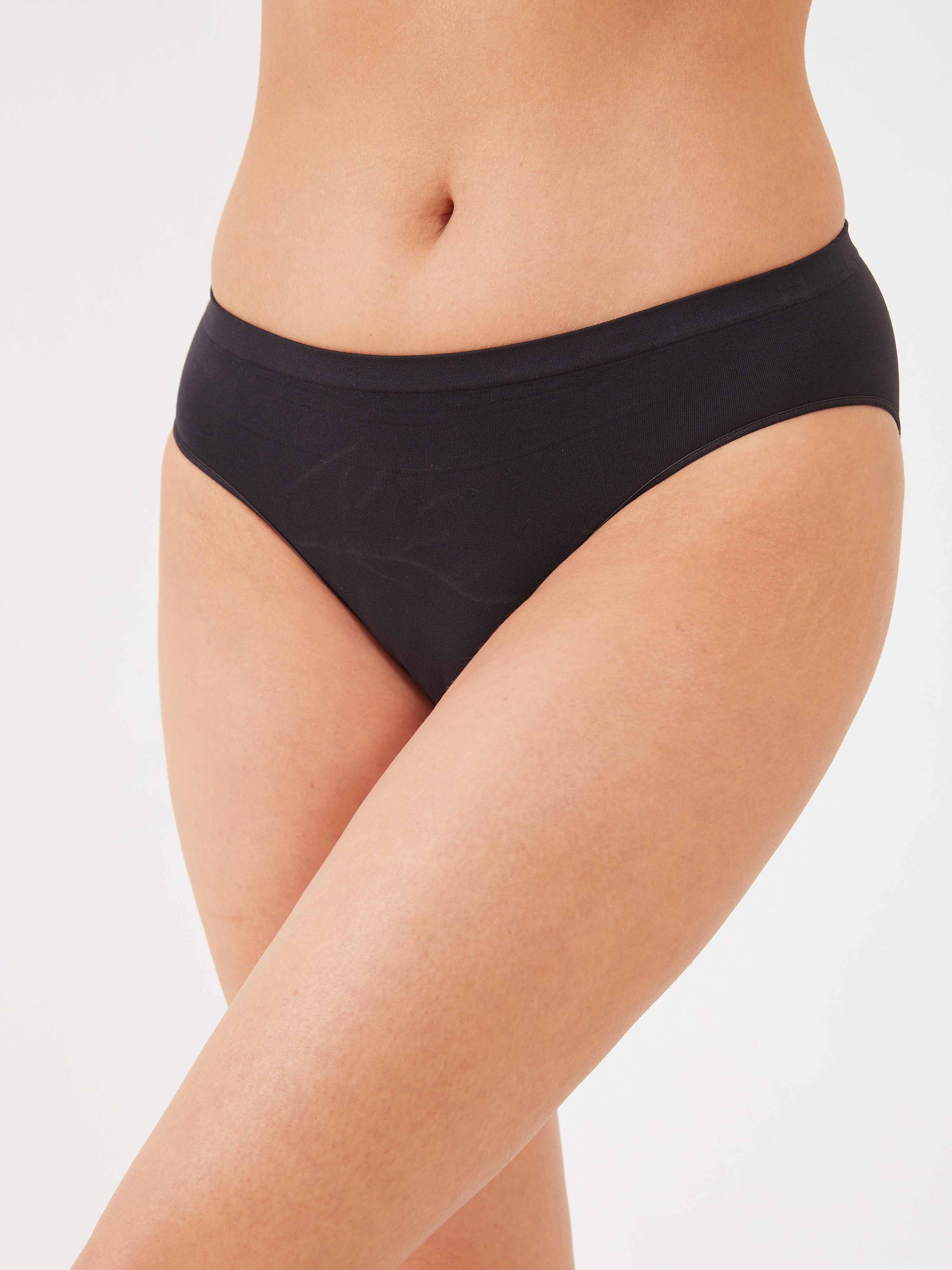 תחתון היילג סימלס אפ - שחור