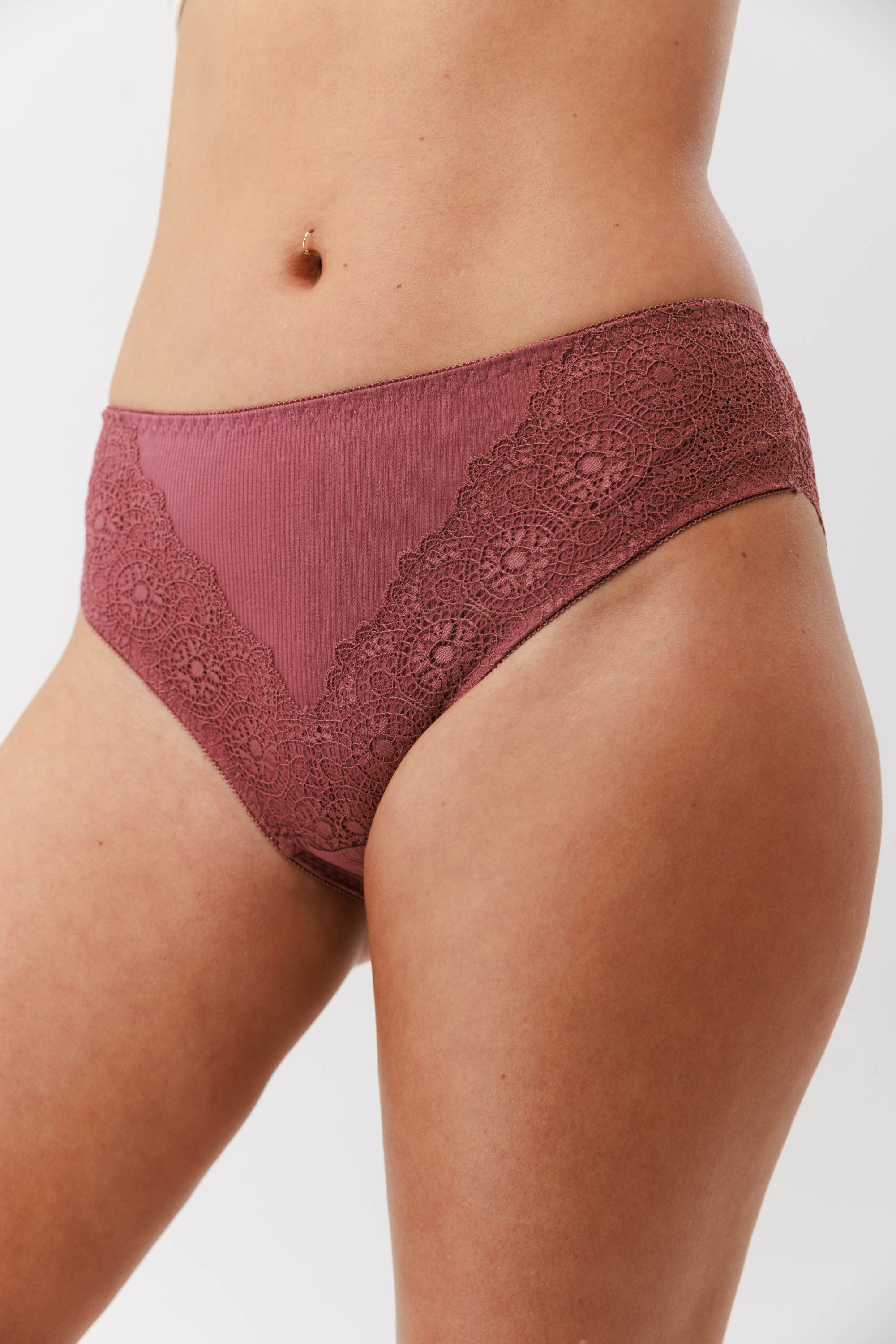 תחתון שלם שילוב תחרה ריב צבע קפה