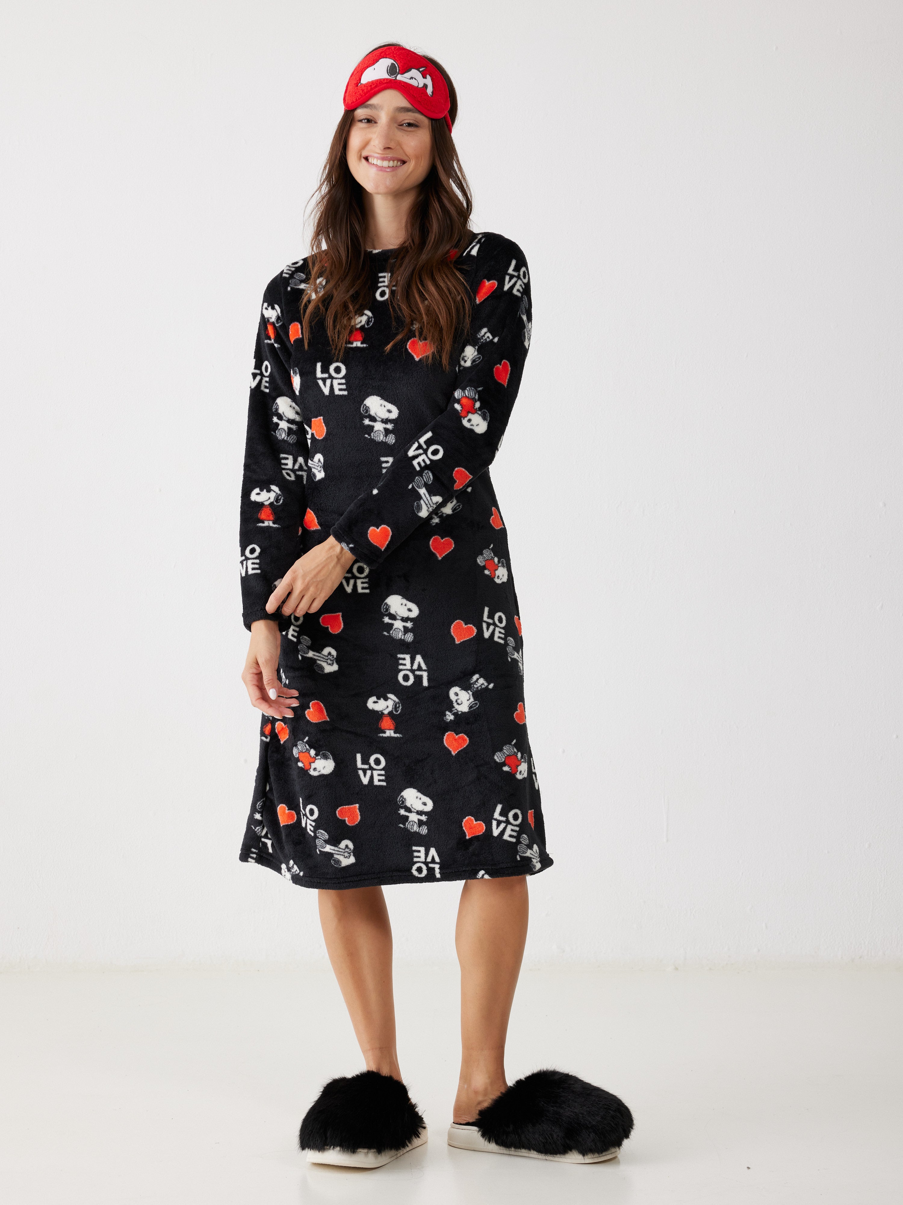 כותונת סנופי פלאפי לבבות - שחור