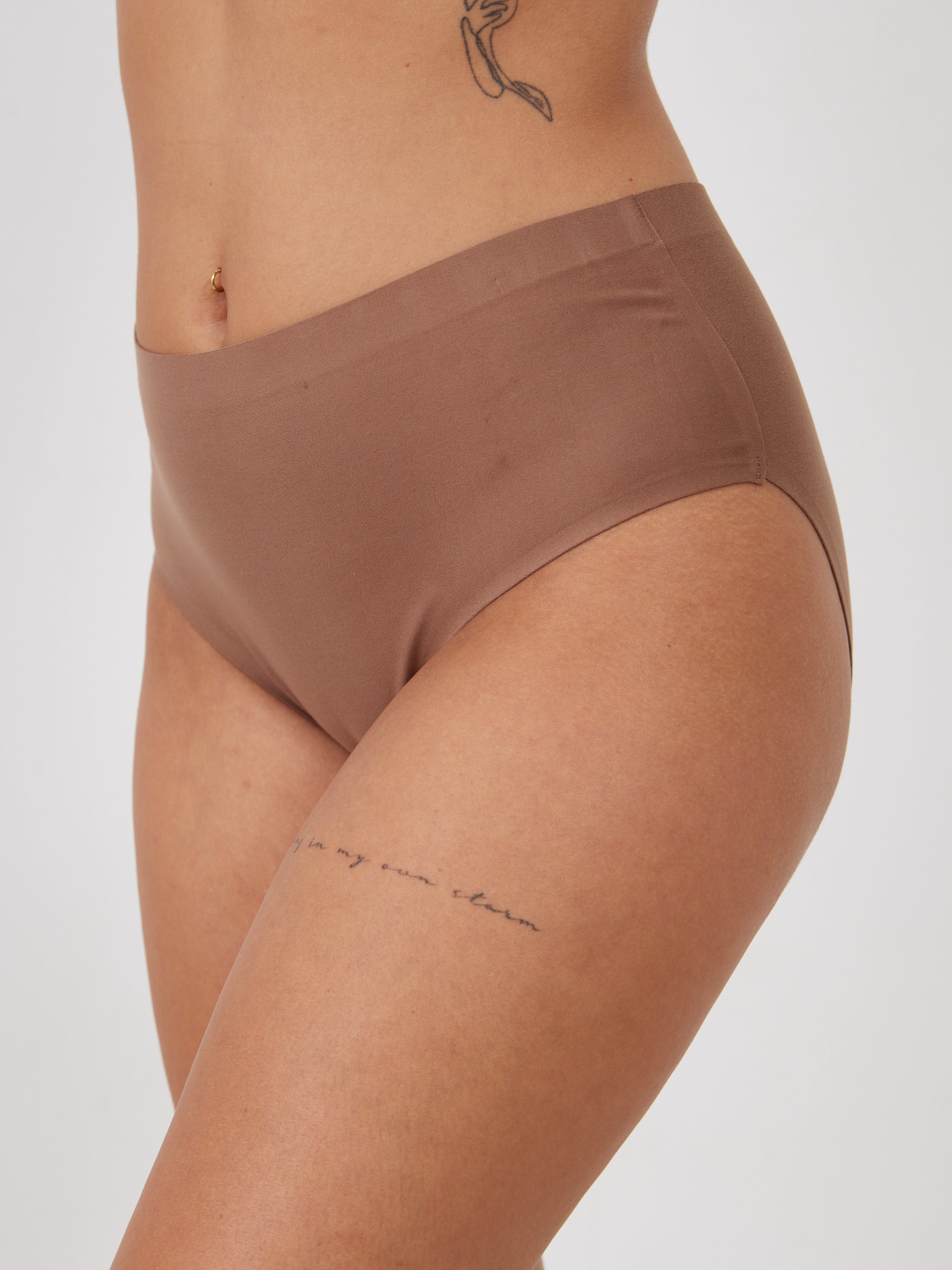 תחתון היפסטר ללא תפר מיקרופייבר - חום