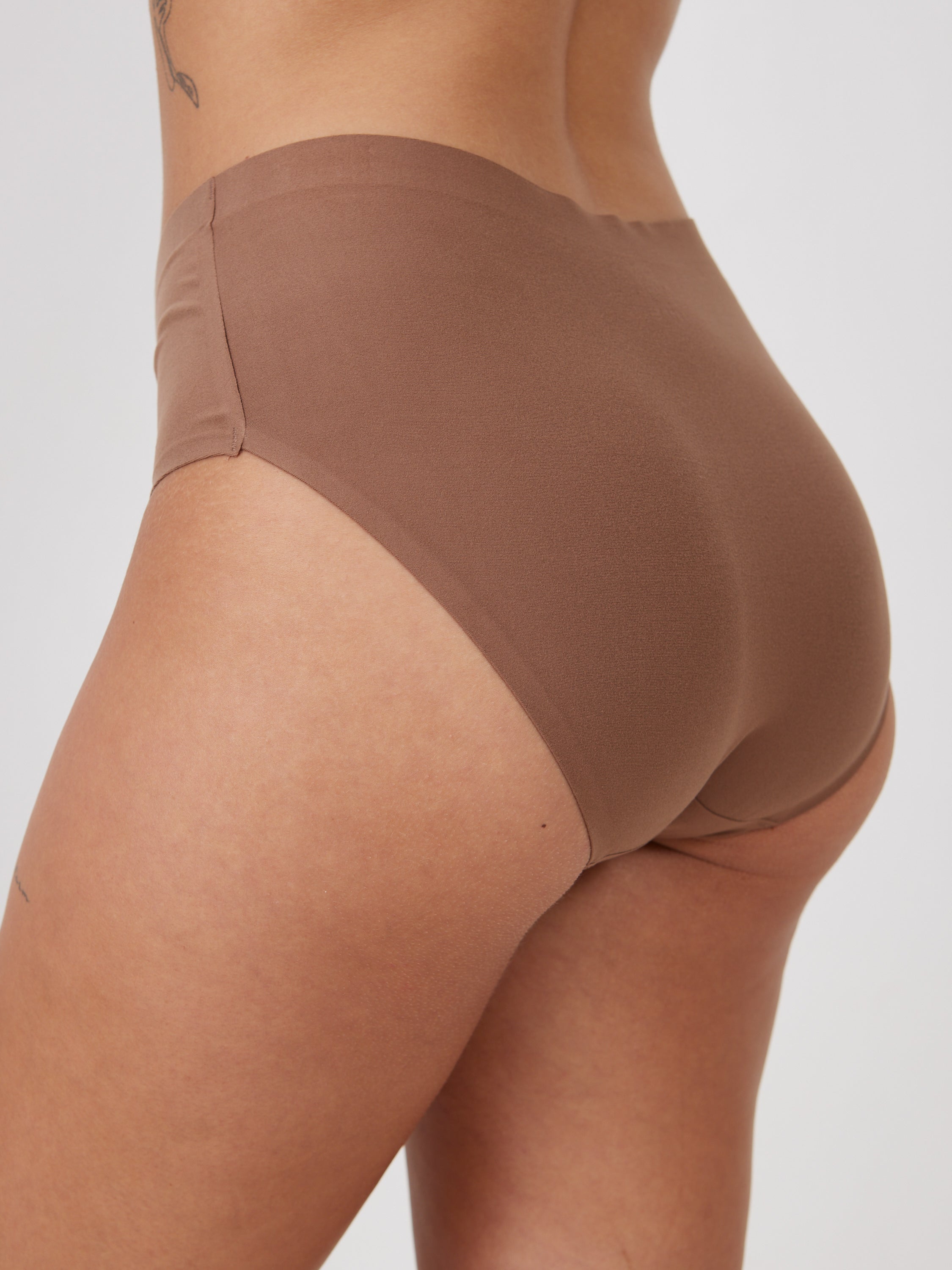 תחתון היפסטר ללא תפר מיקרופייבר - חום