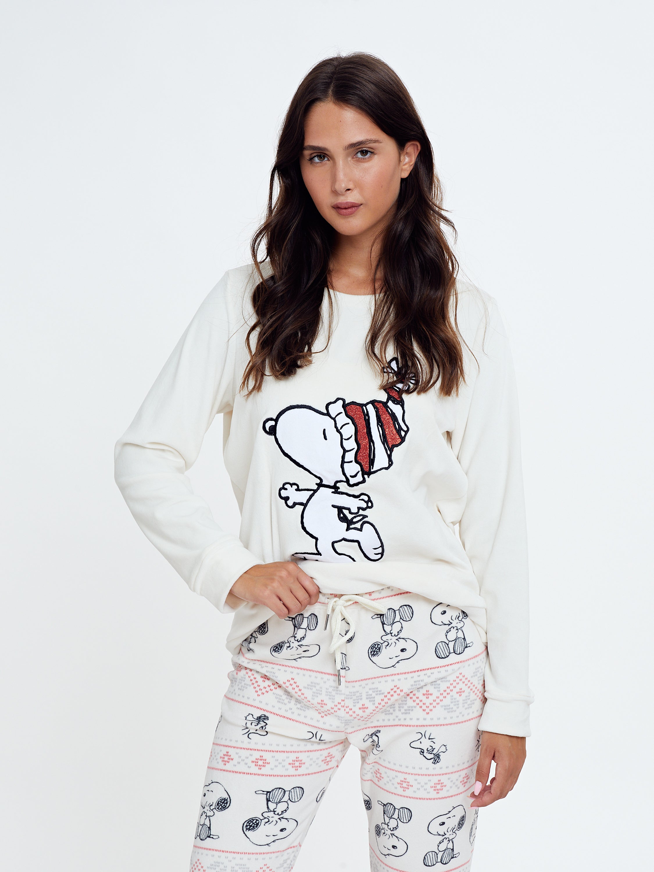 פיג'מת קטיפה סנופי - שמנת