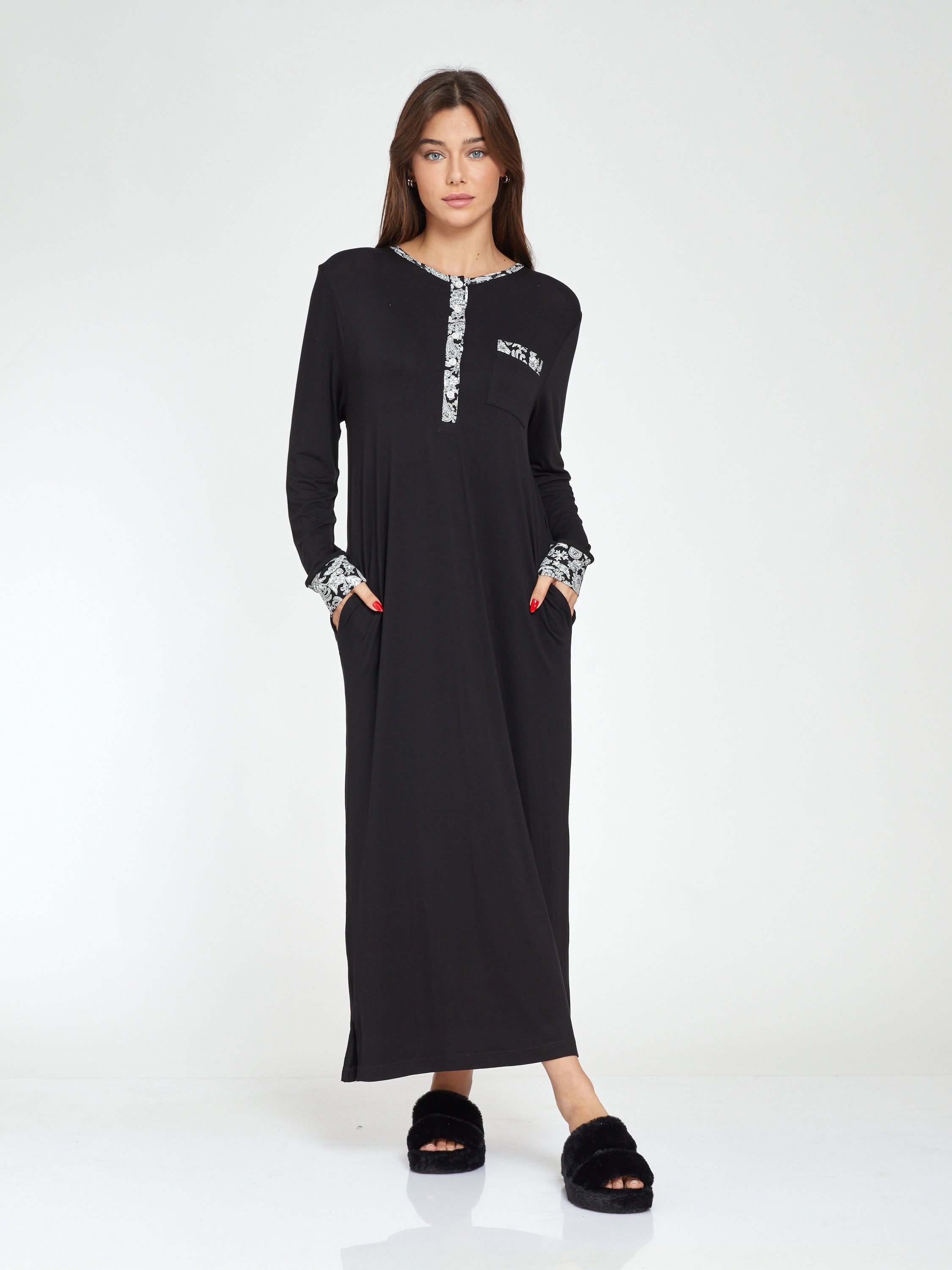 כותונת מקסי ויסקוזה משולבת הדפס פייזלי - שחור