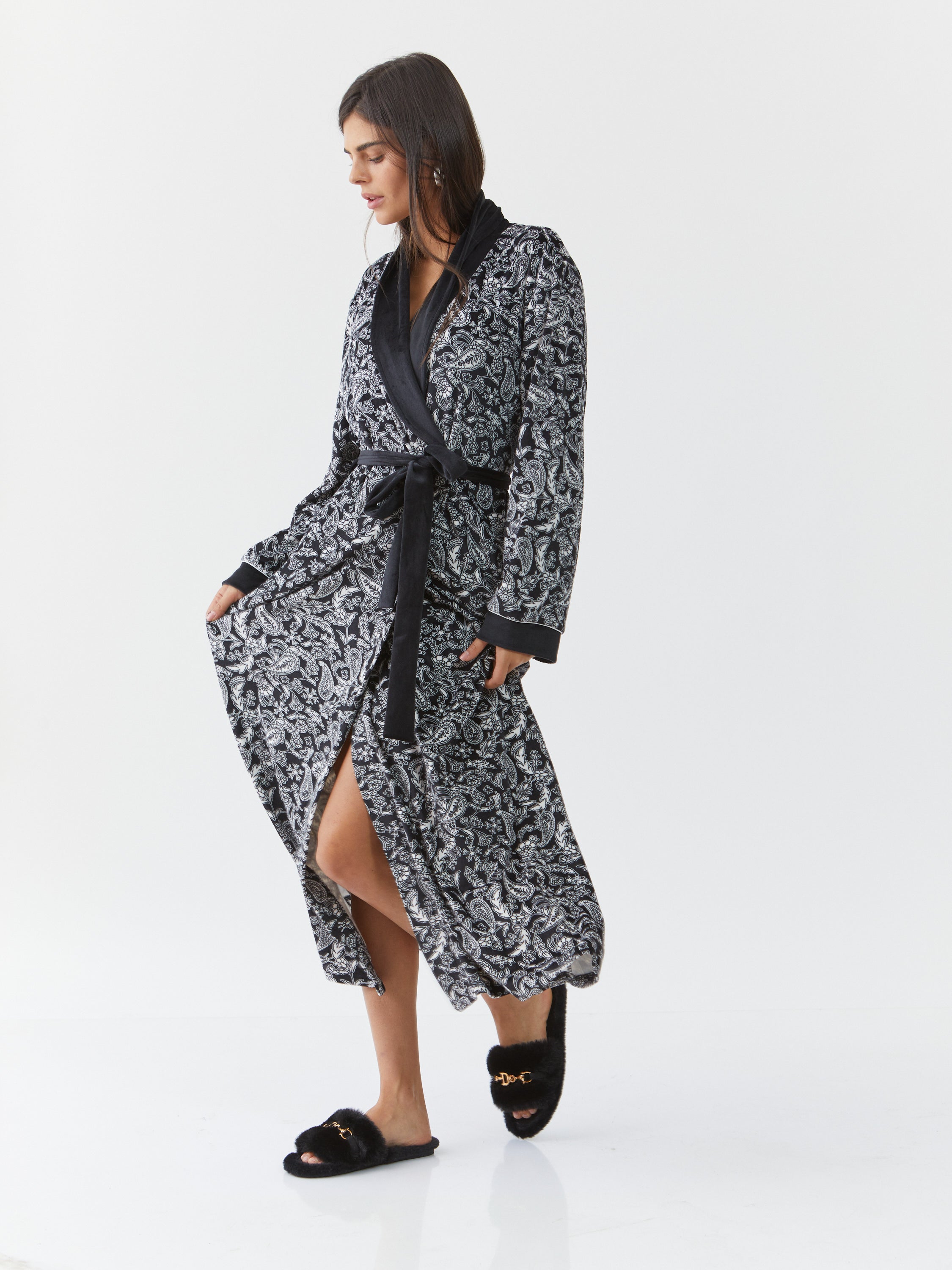 חלוק קטיפה פייזלי - שחור