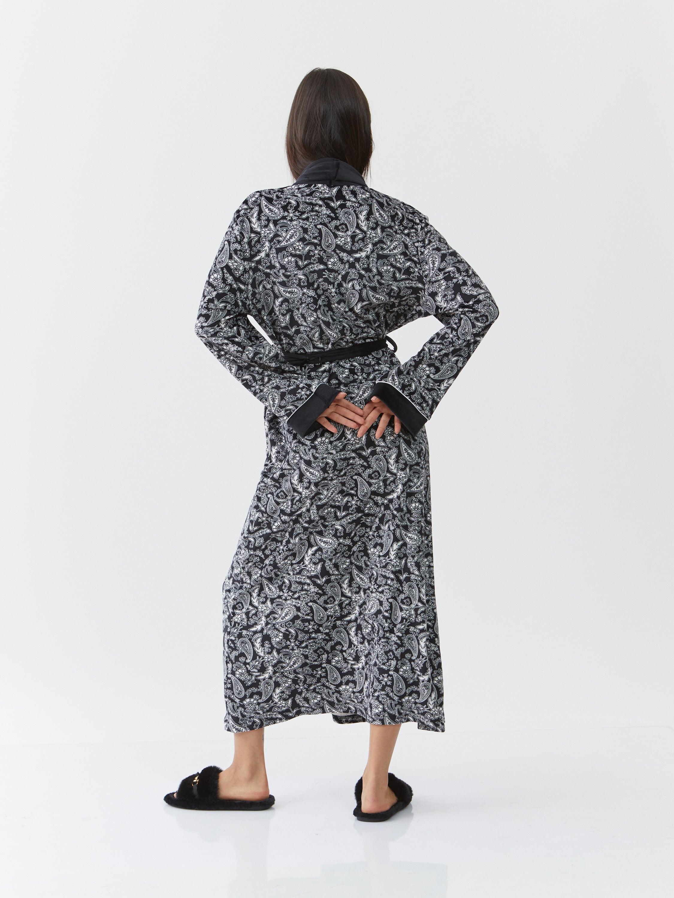 חלוק קטיפה פייזלי - שחור