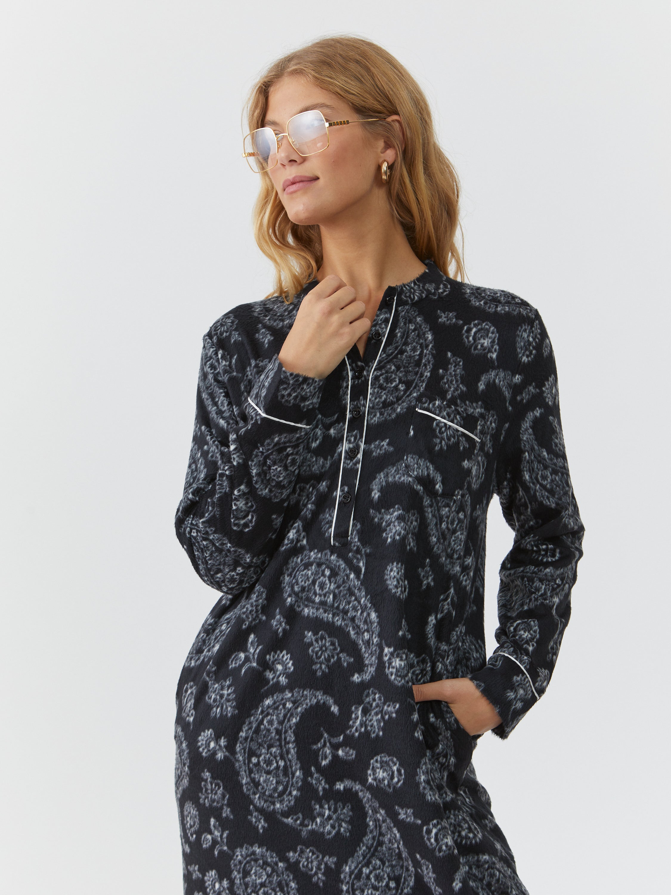 כותונת פייזלי מינק שחור