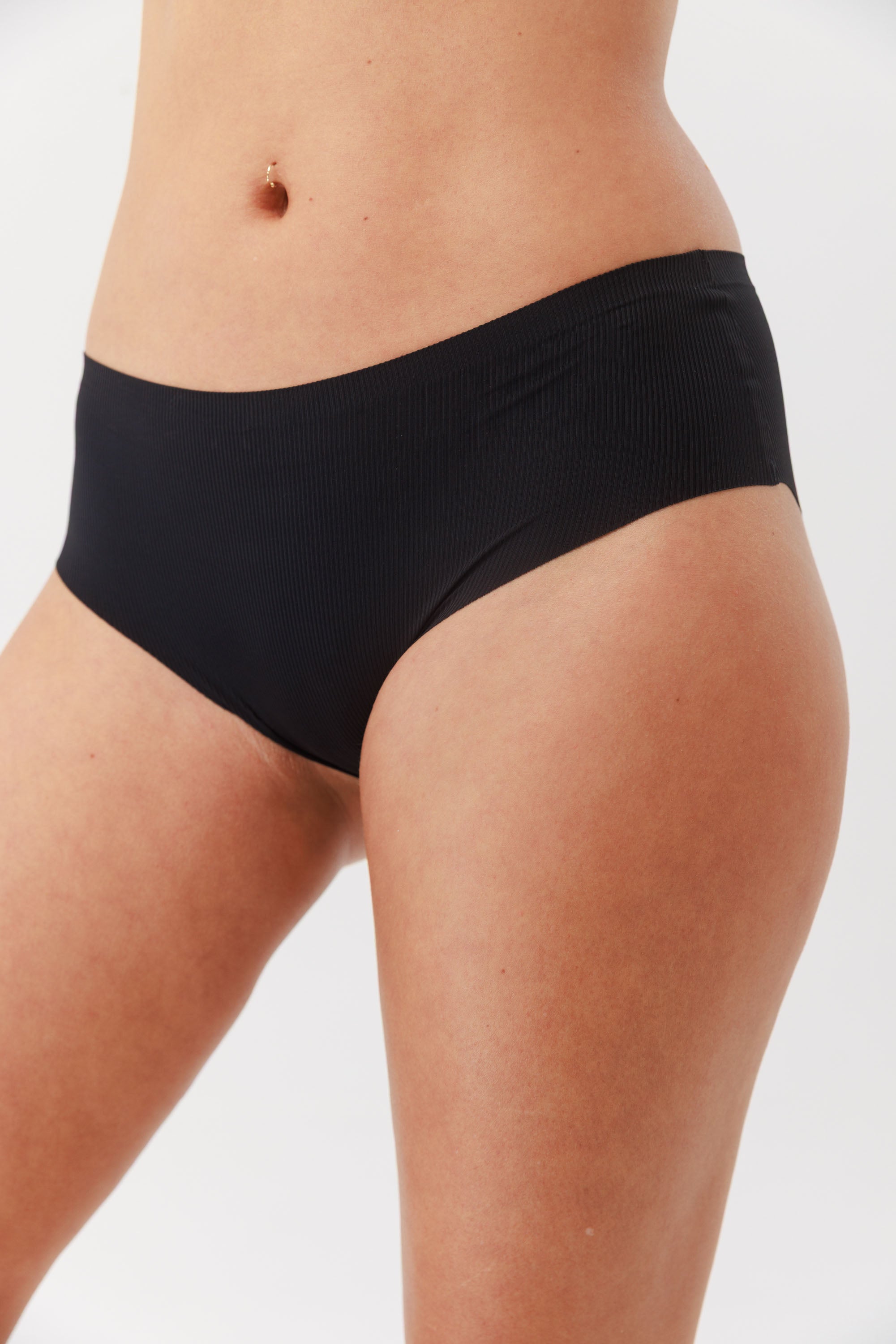 תחתון היי לג ריב מיקרו בצבע שחור JASMINE