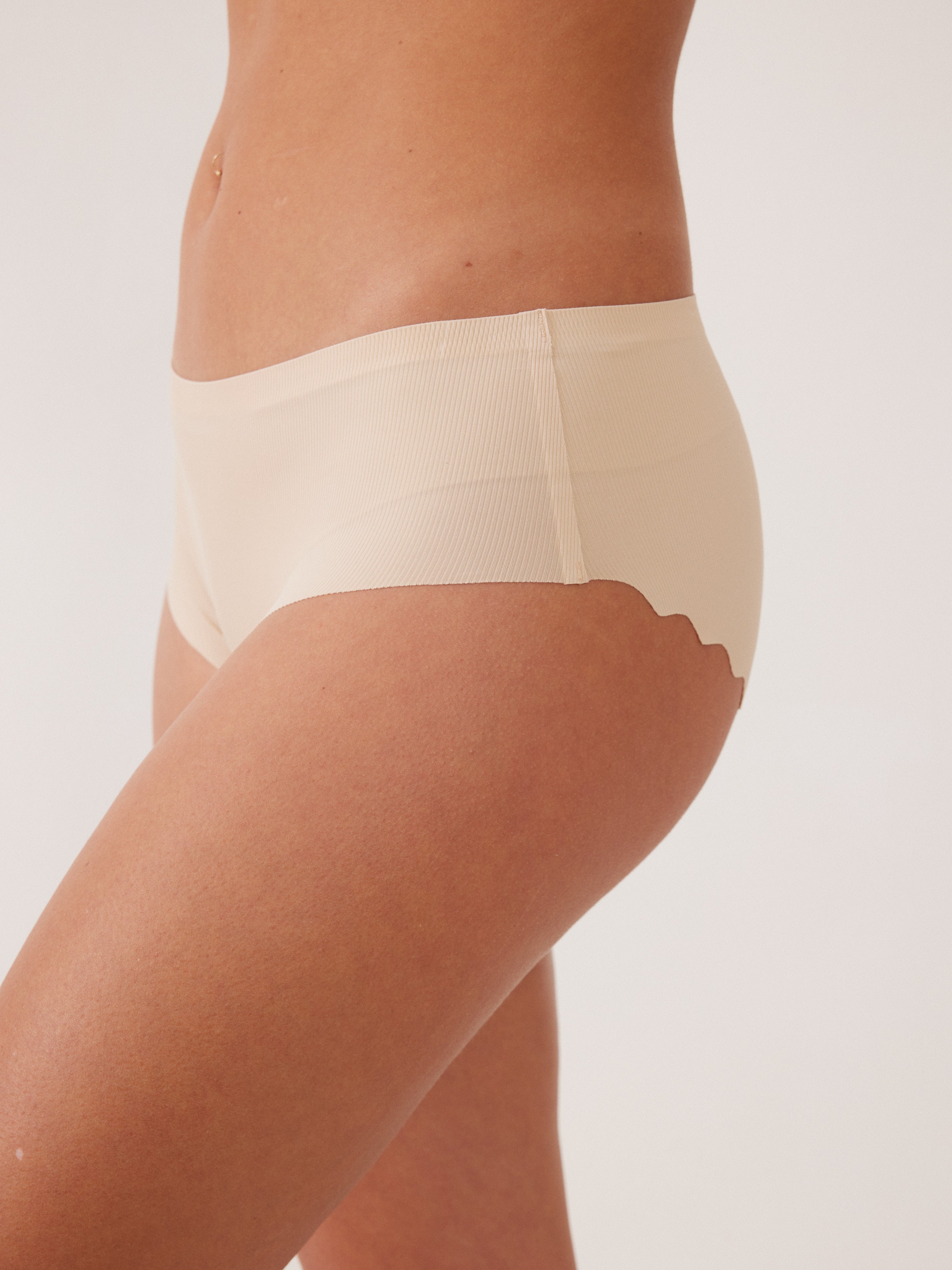 תחתון היי לג ריב מיקרו בצבע בז JASMINE