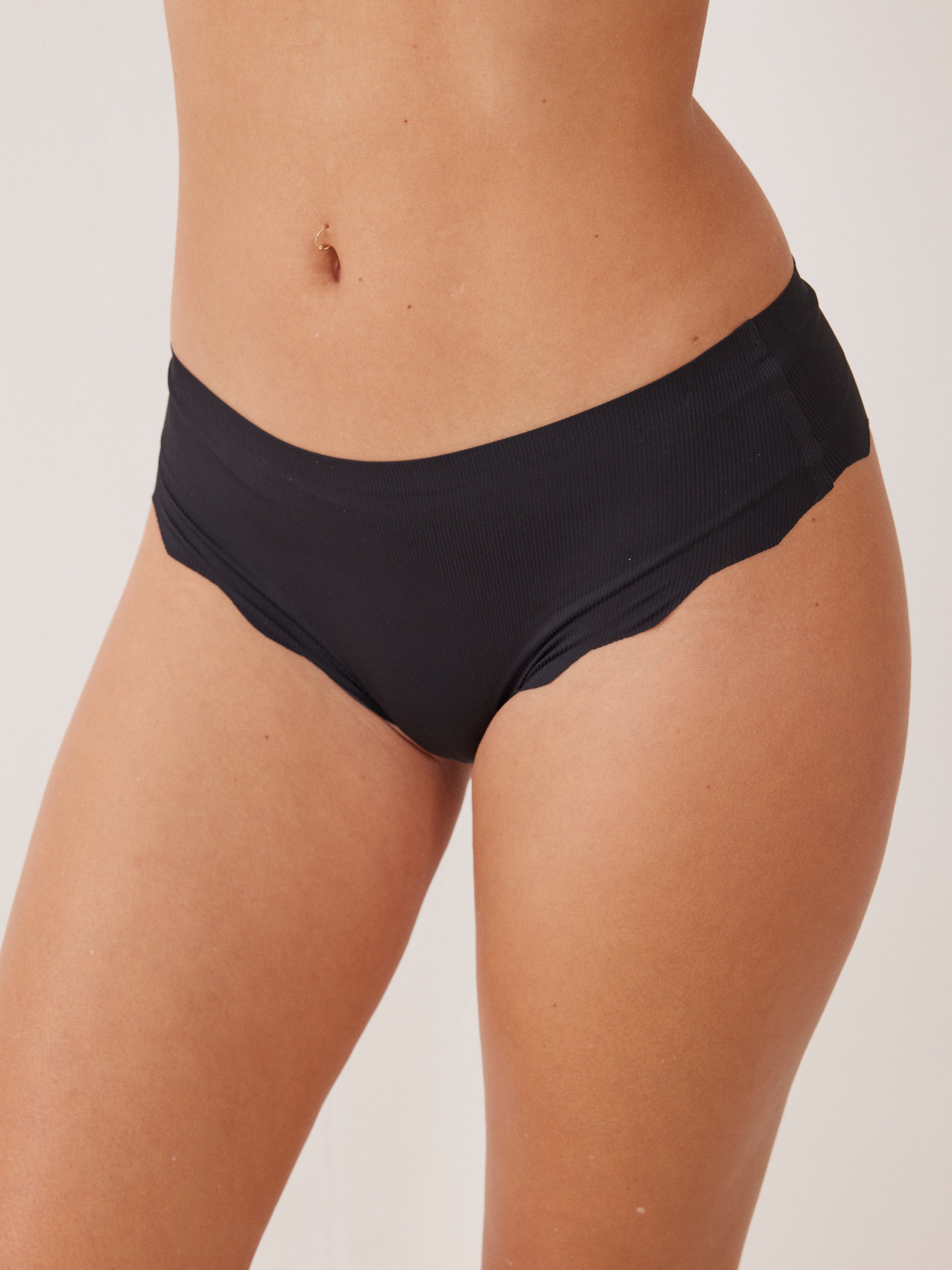 תחתון ברזילאי ריב מיקרו בצבע שחור JASMINE