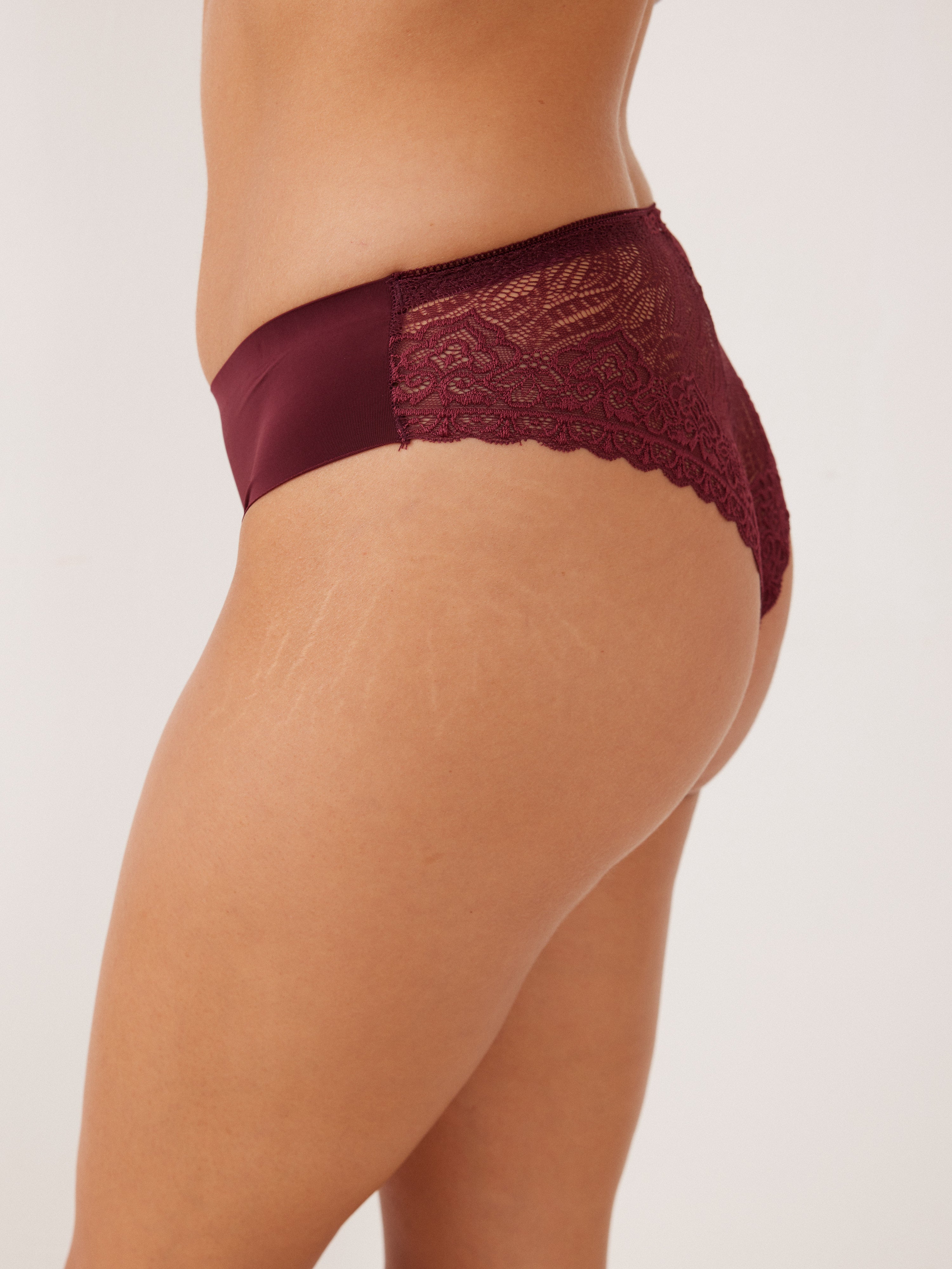 ברזילאי ריב ותחרה ROSE - בורדו