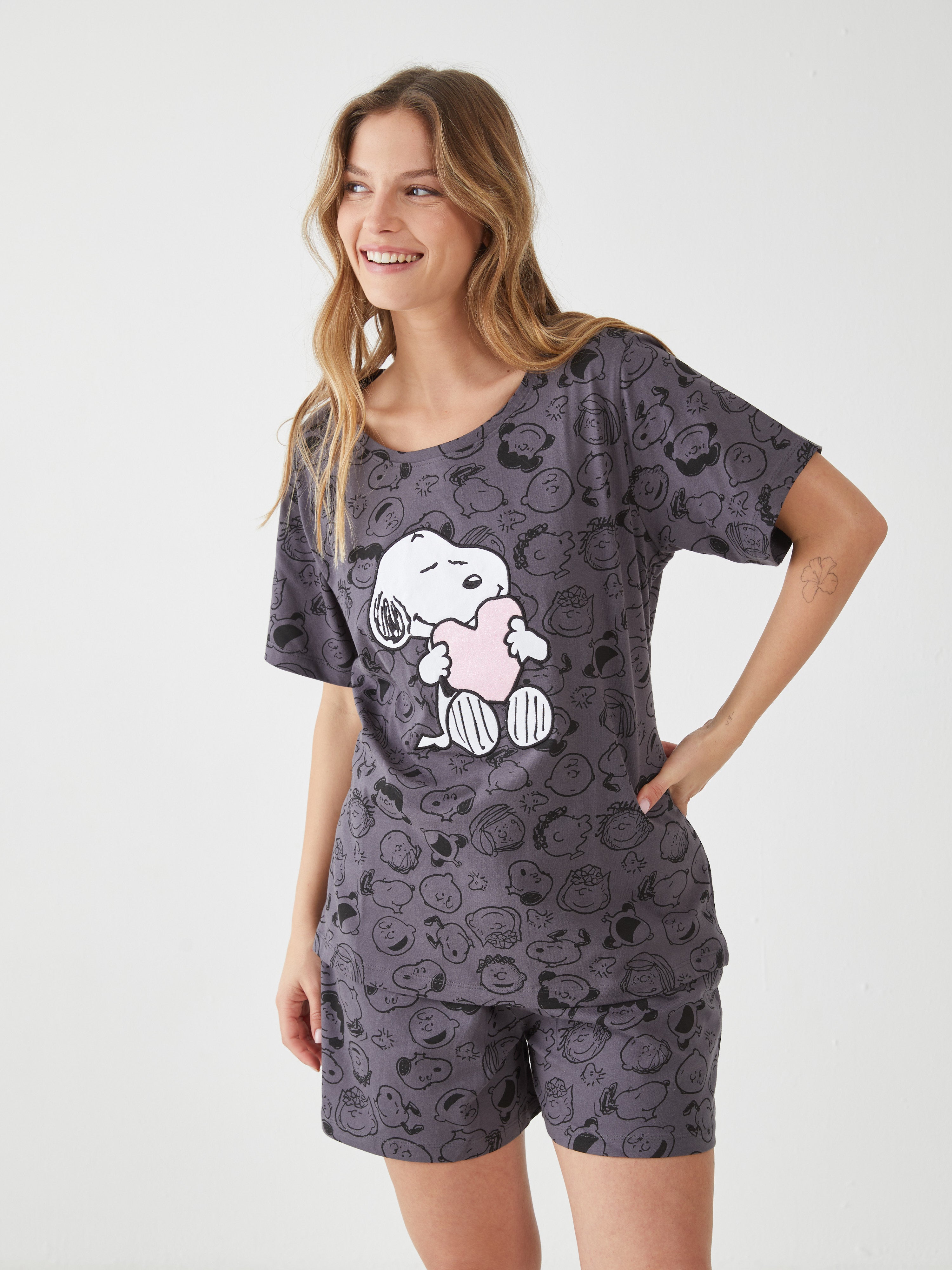פיג'מה קצרה  סנופי  - אפור כהה