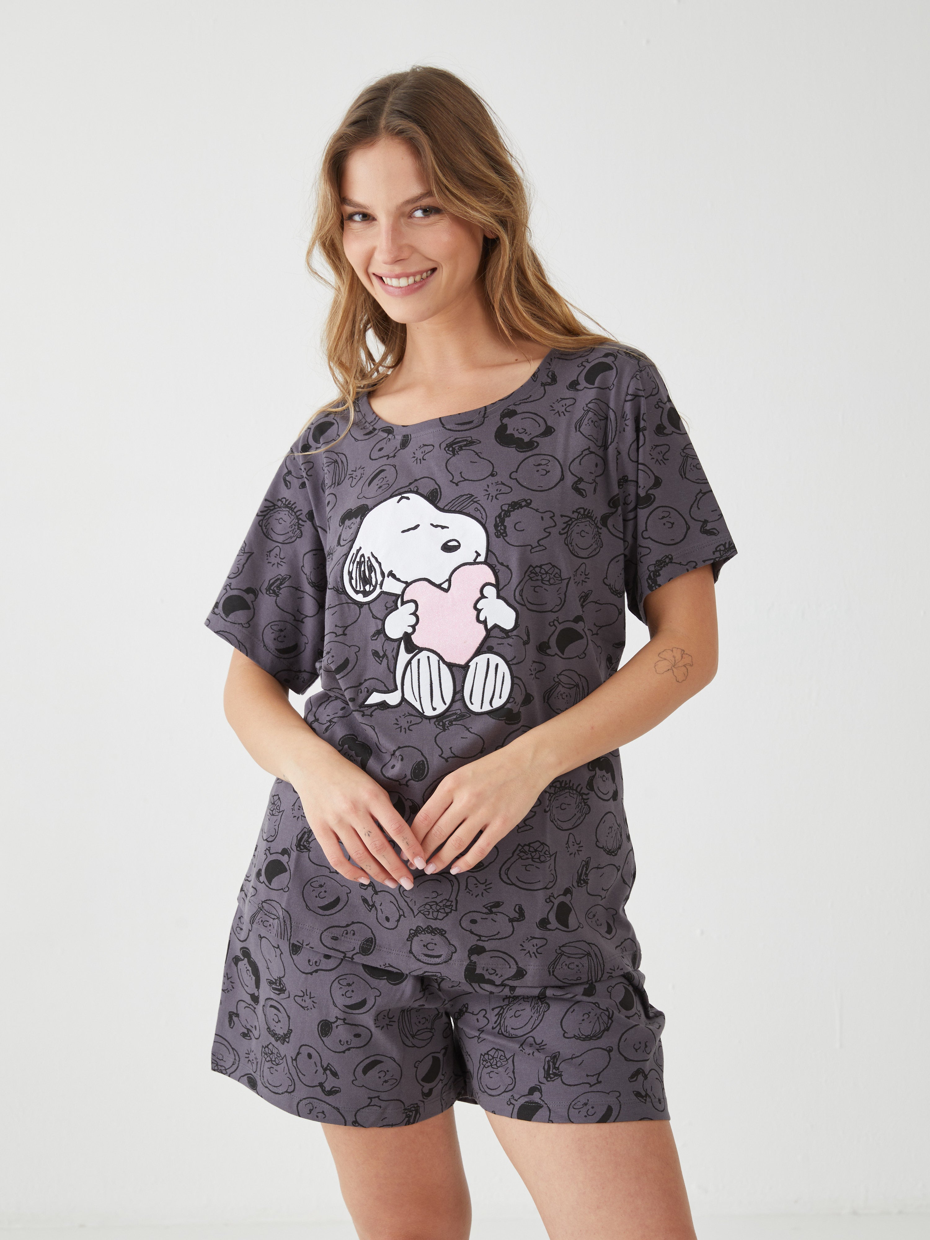 פיג'מה קצרה  סנופי  - אפור כהה