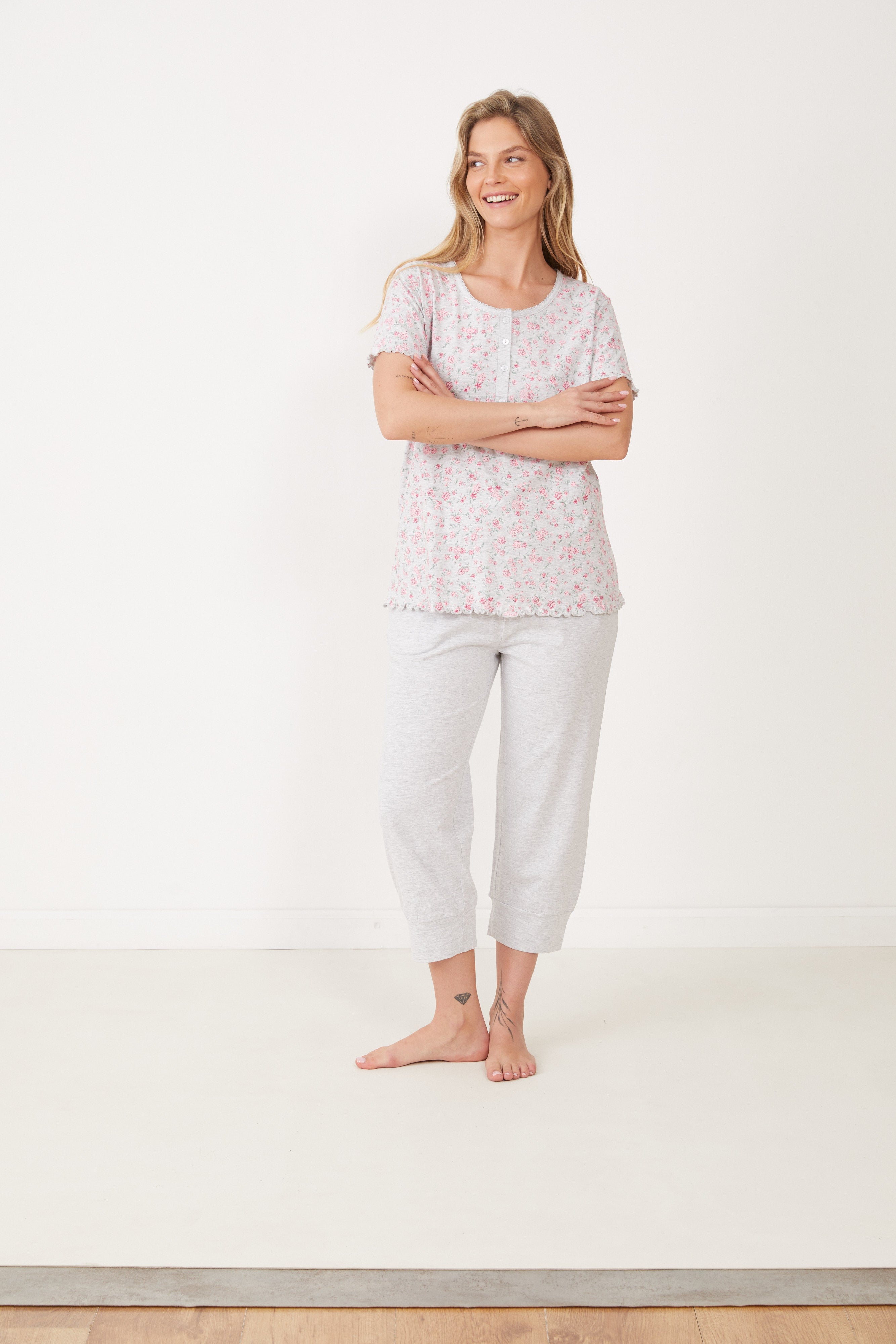 פיגמה פרחונית מכנס 3/4 טהבד - אפור מלאנז