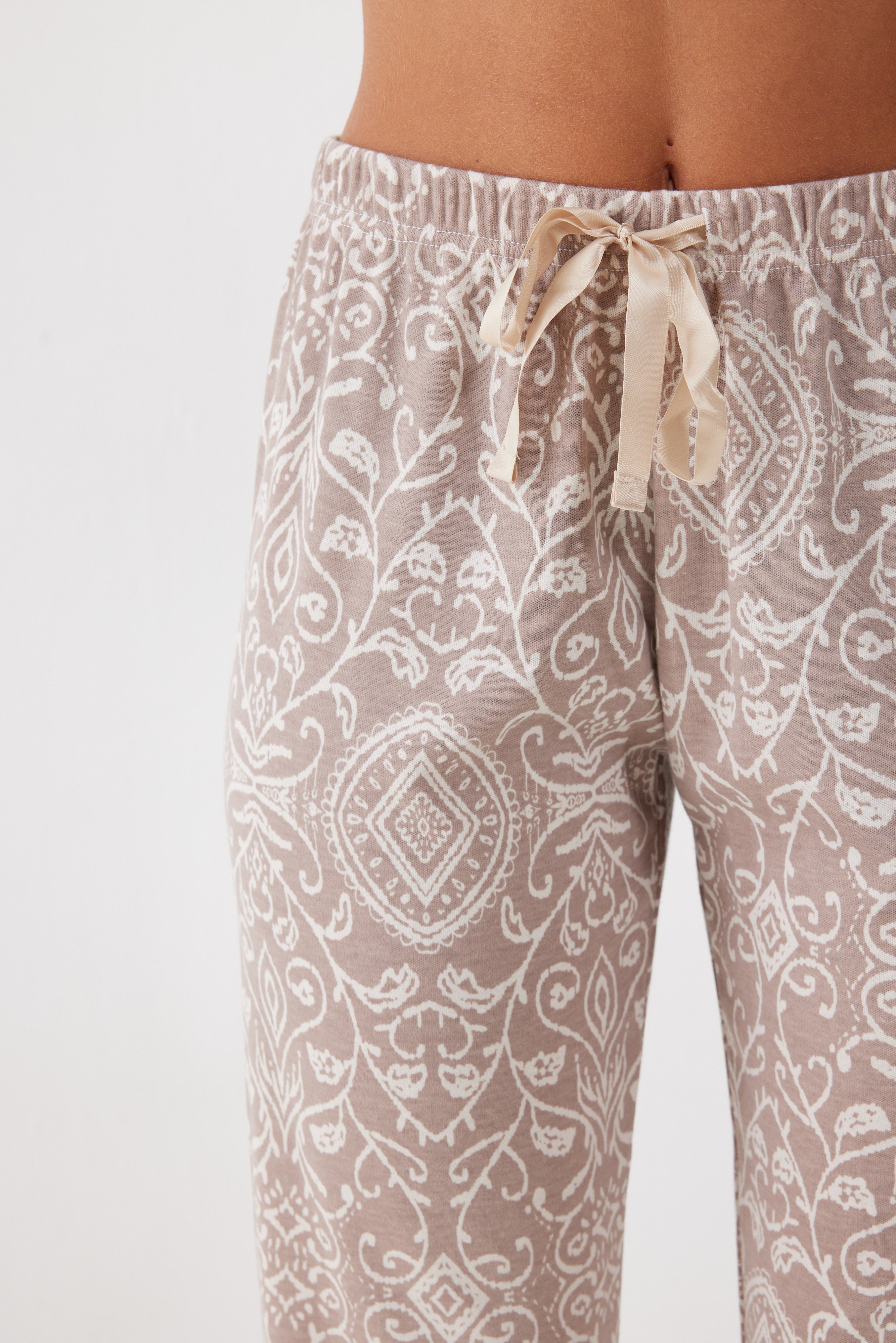 פיג'מה מכופתרת אינטרלוק - קפה