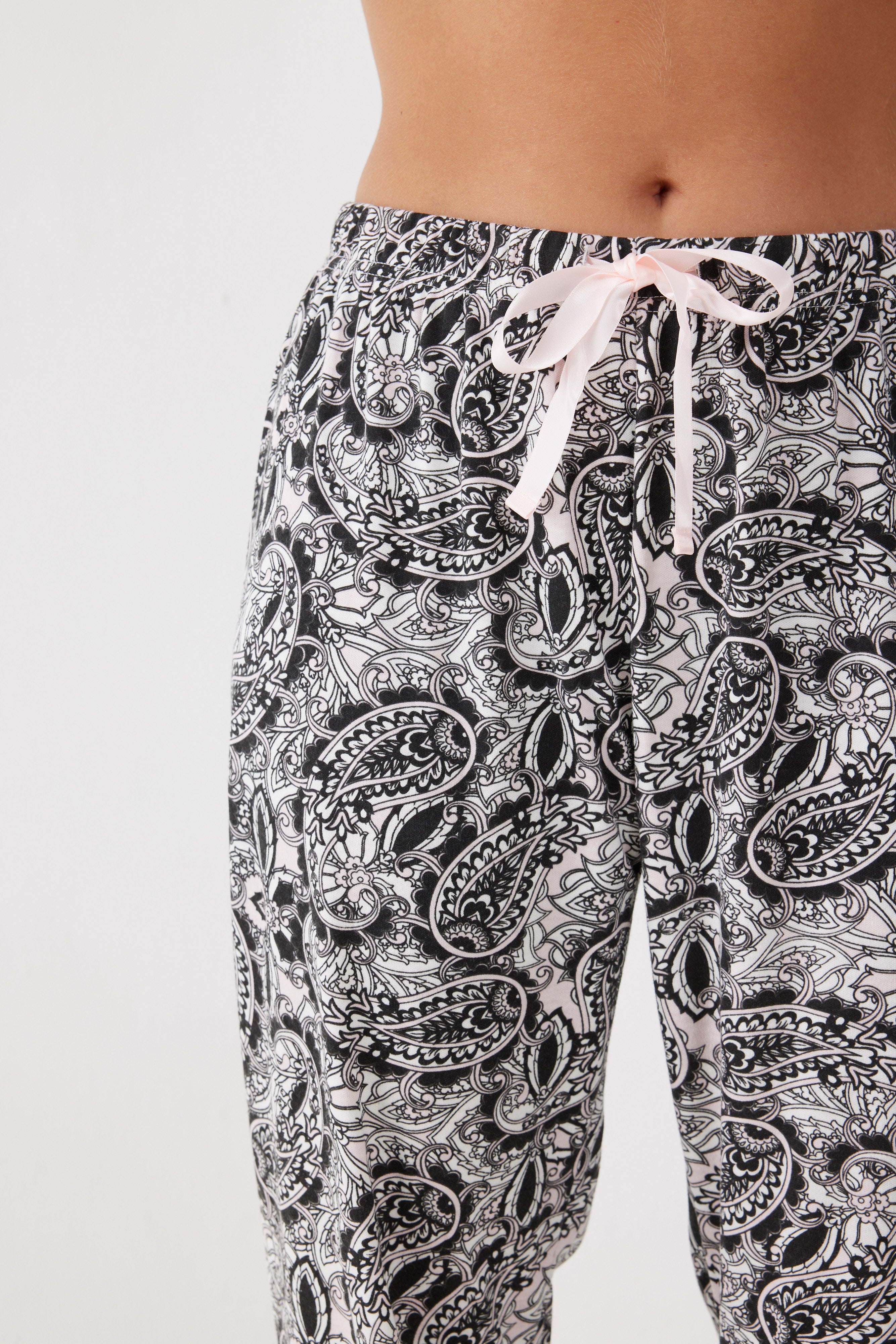 פיג'מה אינטרלוק מכופתרת - שחור