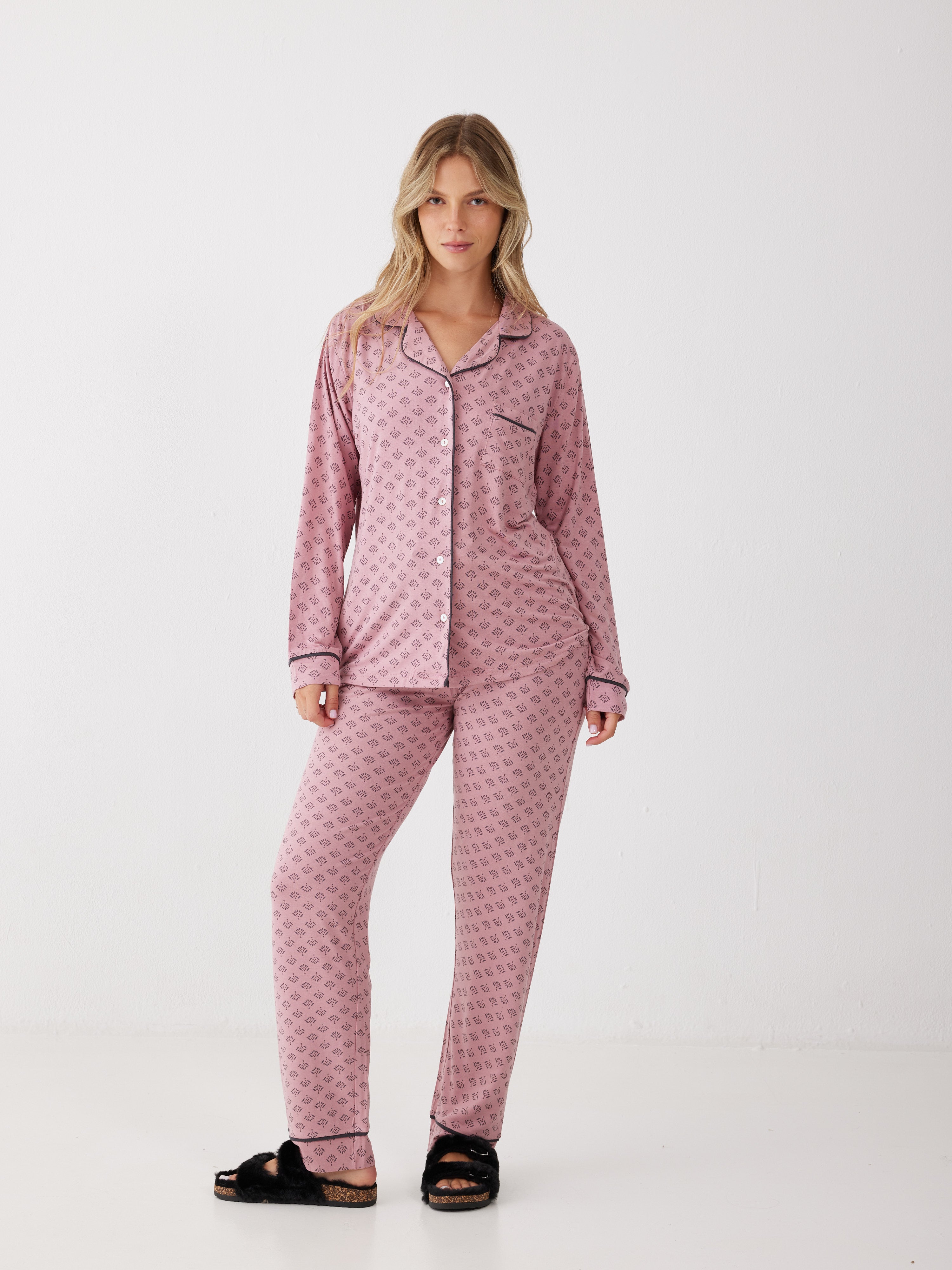 פיג'מה ויסקוזה מכופתרת - ורוד מעושן