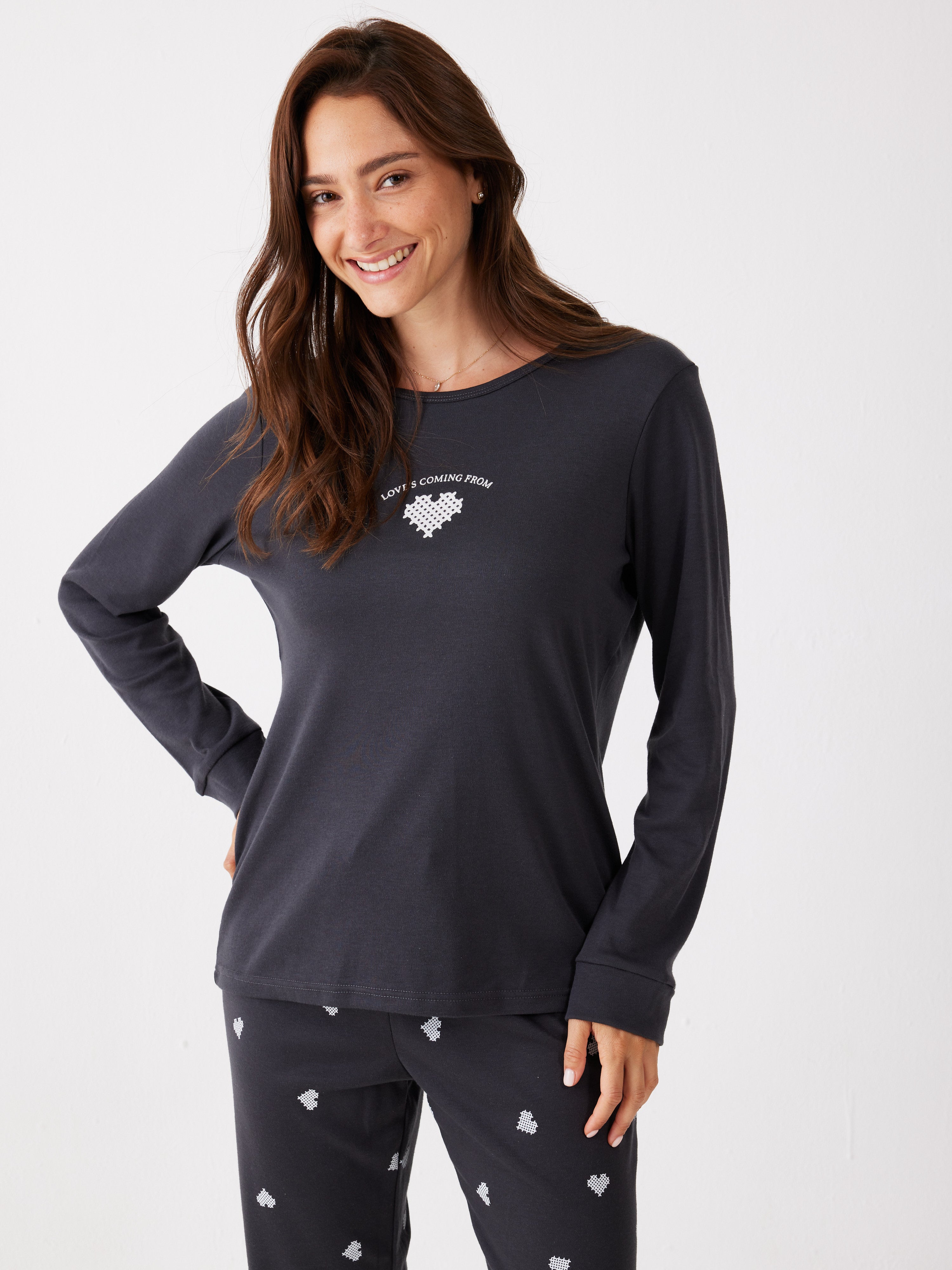 פיג'מה אינטרלוק לב - אפור כהה