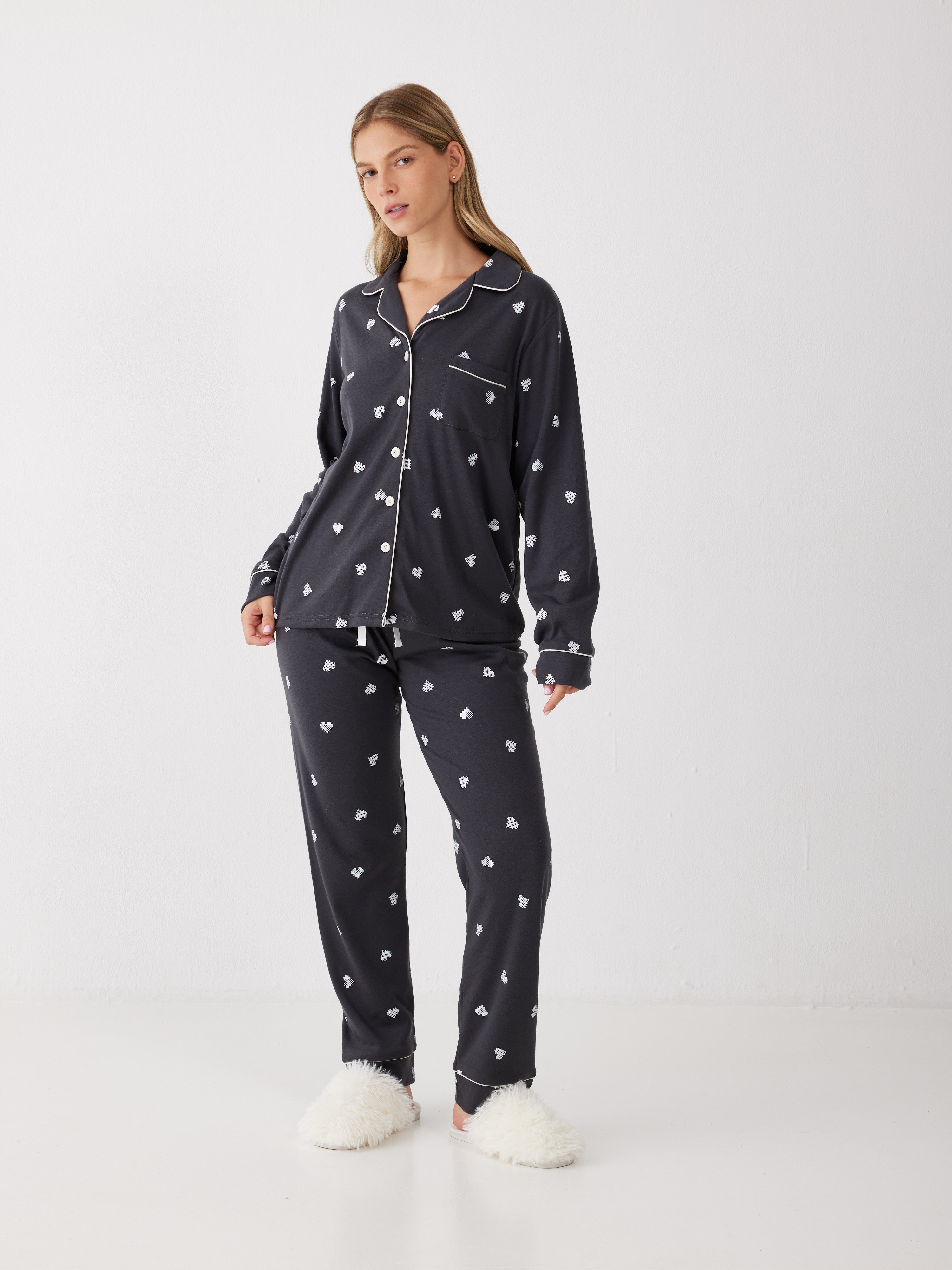 פיג'מה ויסוקזה מכופתרת - אפור כהה