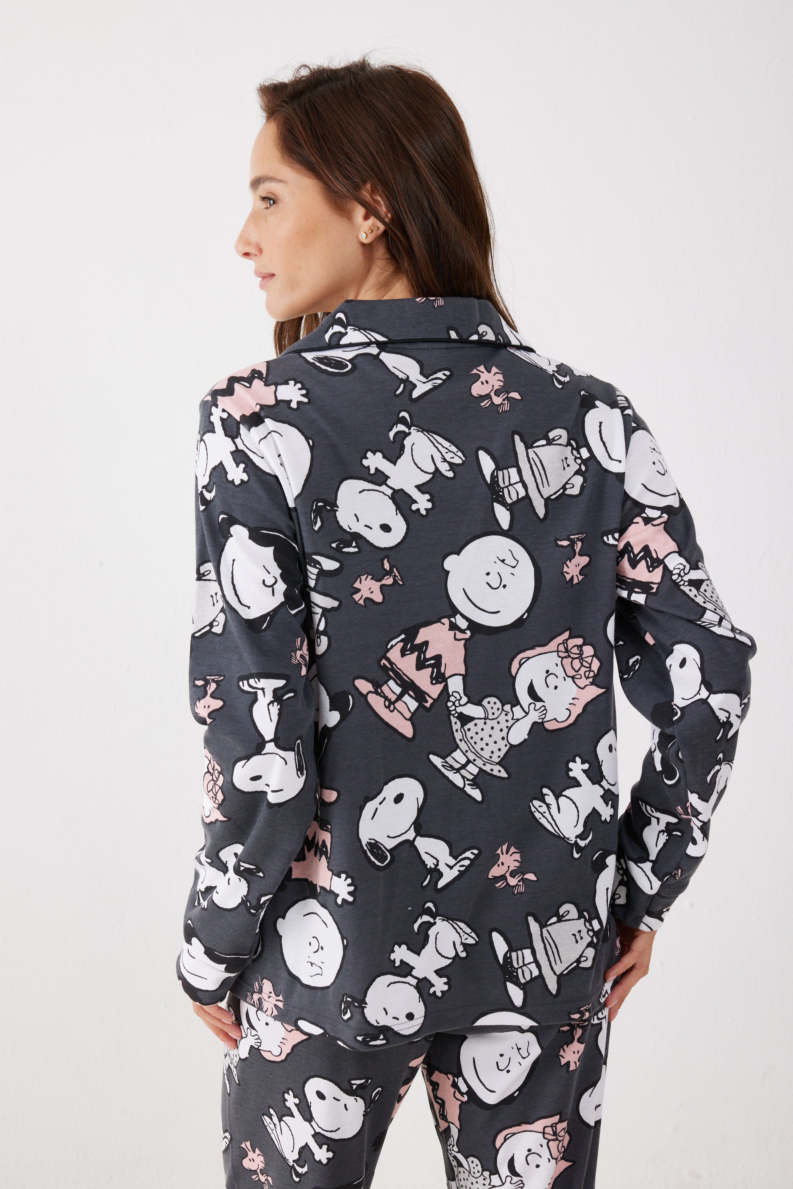 פיג'מה סנופי אינטרלוק מכופתרת - אפור כהה