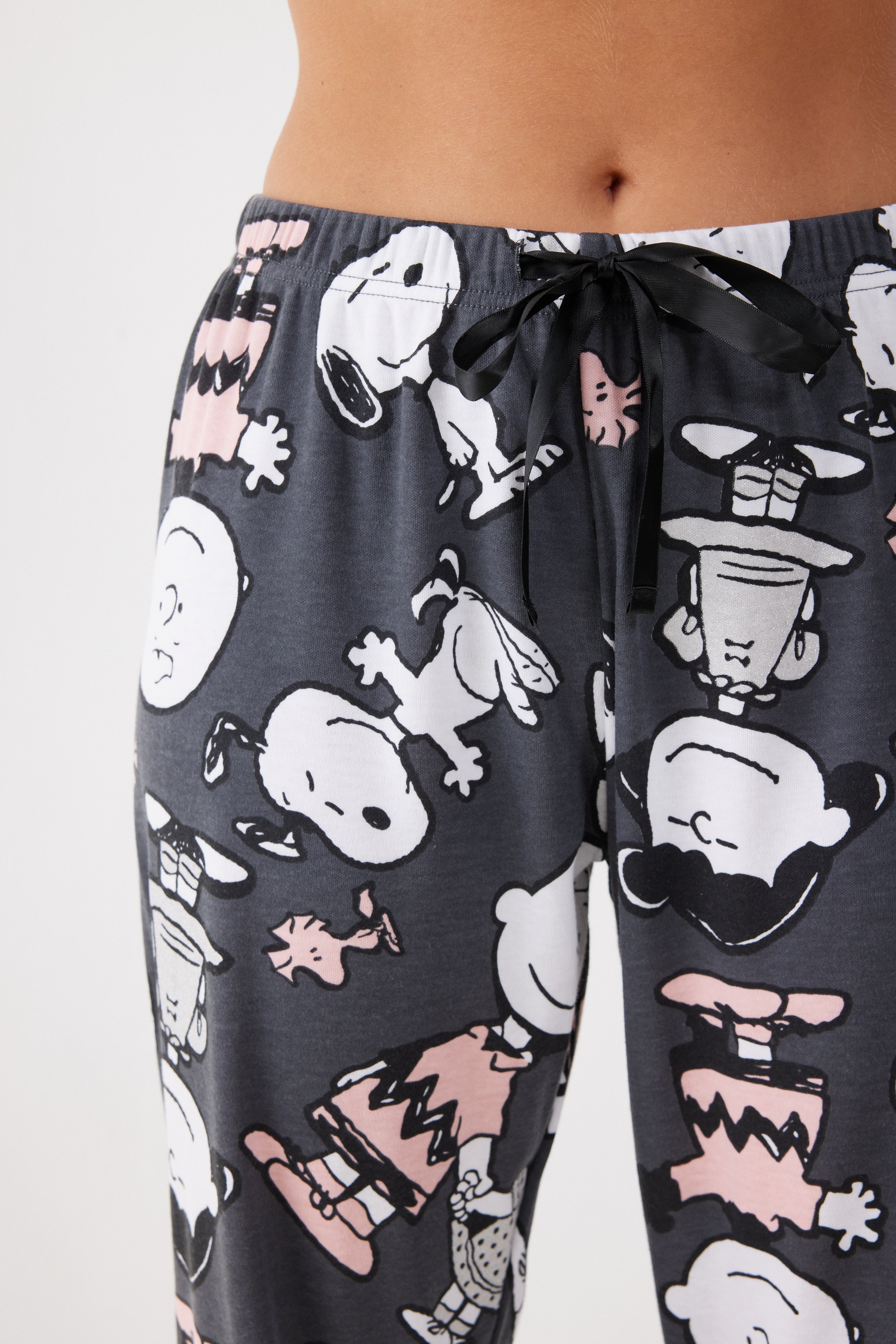 פיג'מה סנופי אינטרלוק מכופתרת - אפור כהה