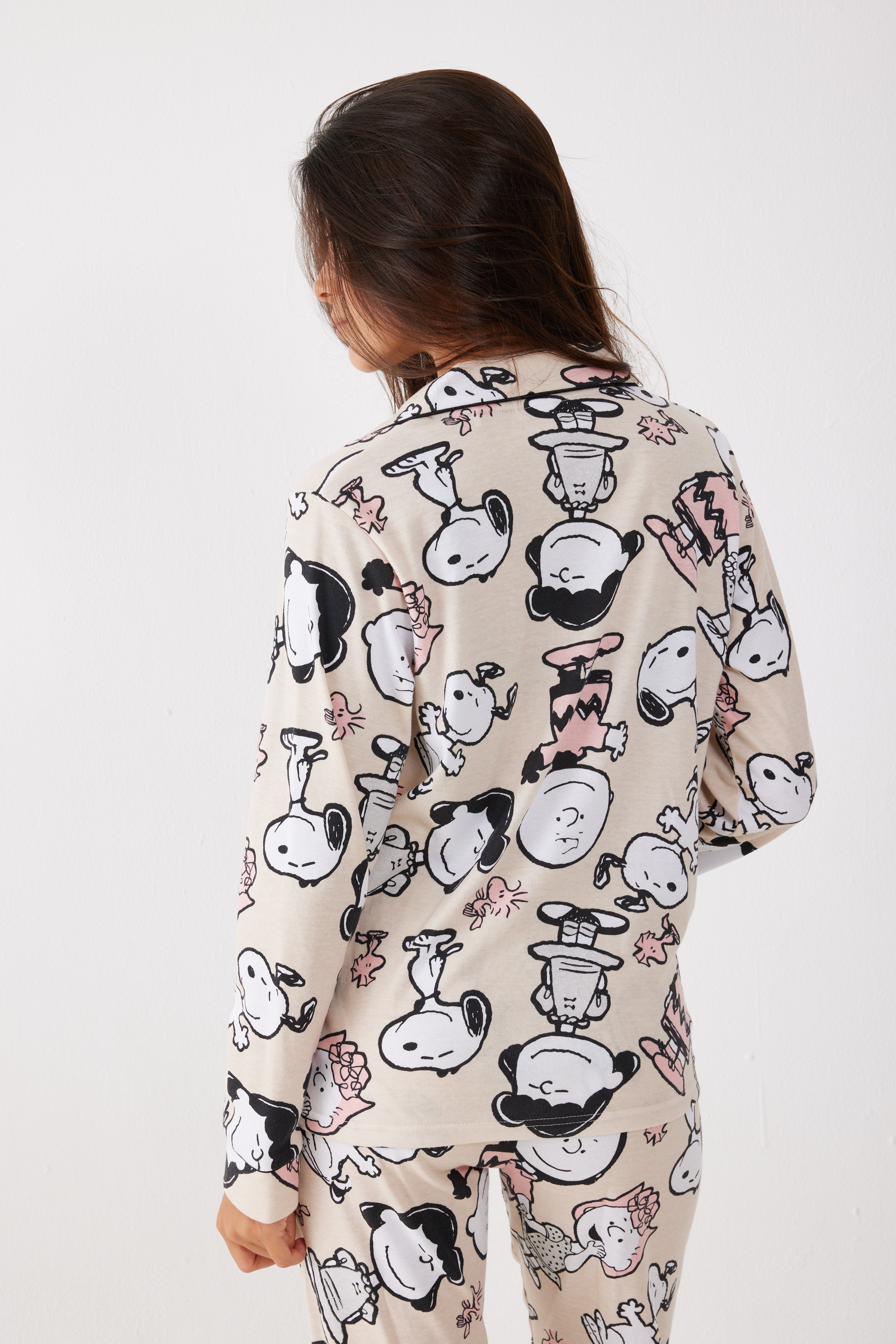 פיג'מה סנופי אינטרלוק מכופתרת - בז*