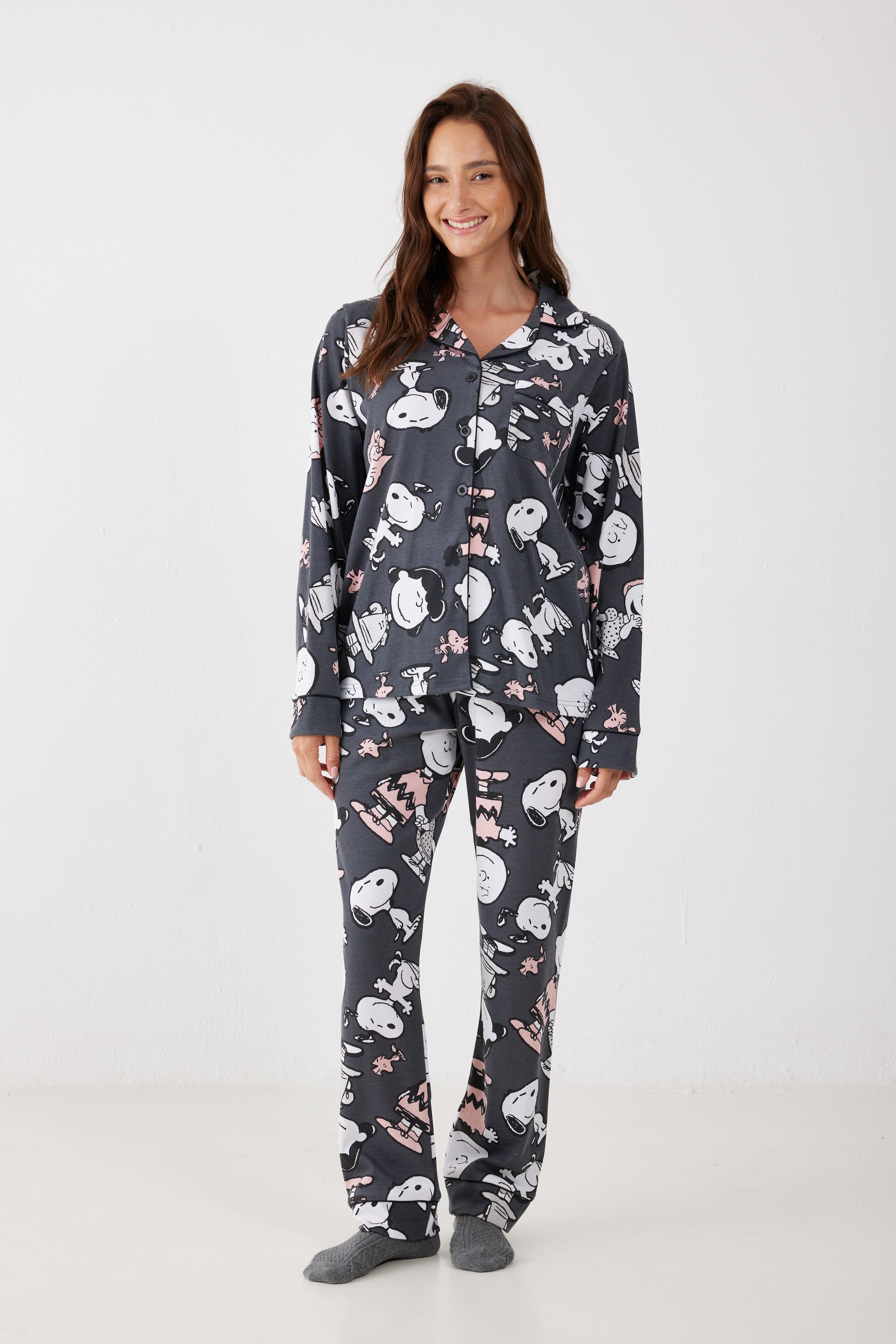פיג'מה סנופי אינטרלוק מכופתרת - אפור כהה