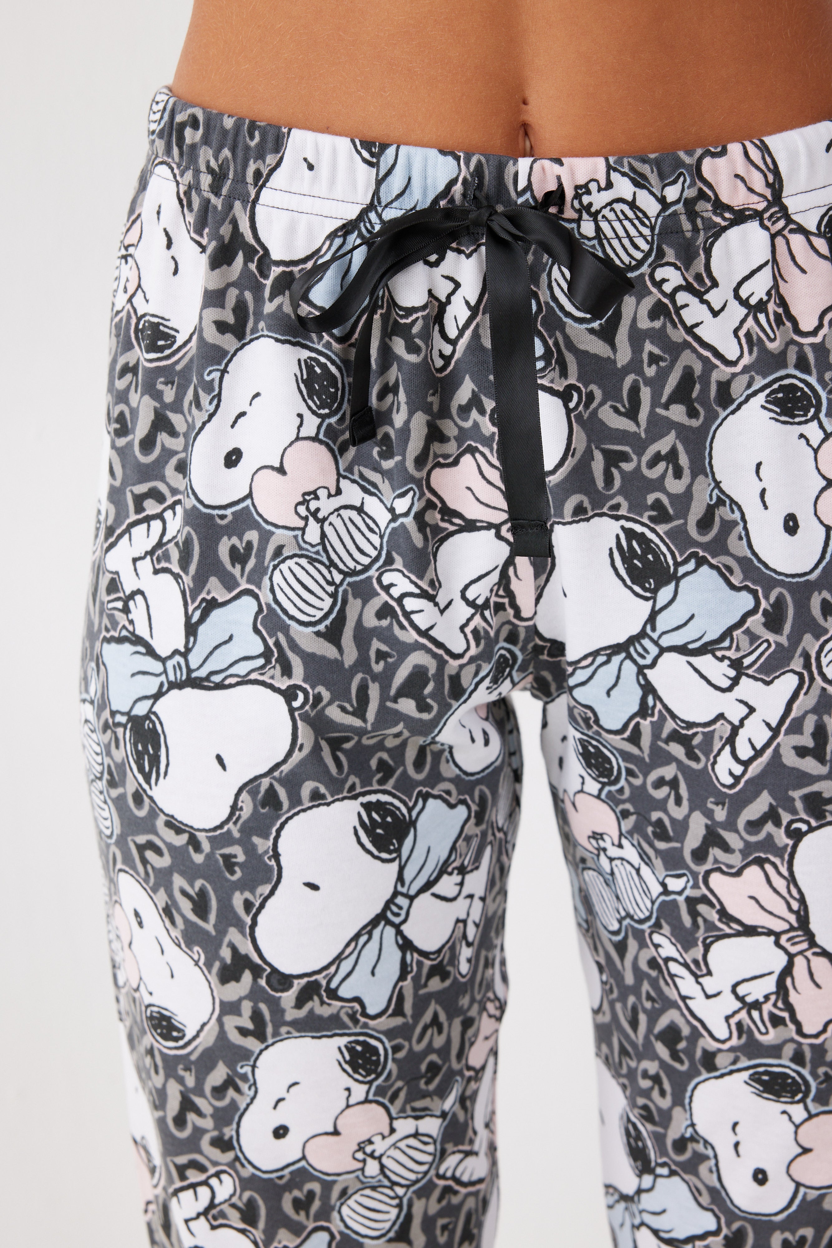 פיג'מה מכופתרת סנופי אינטרלוק - אפור כהה