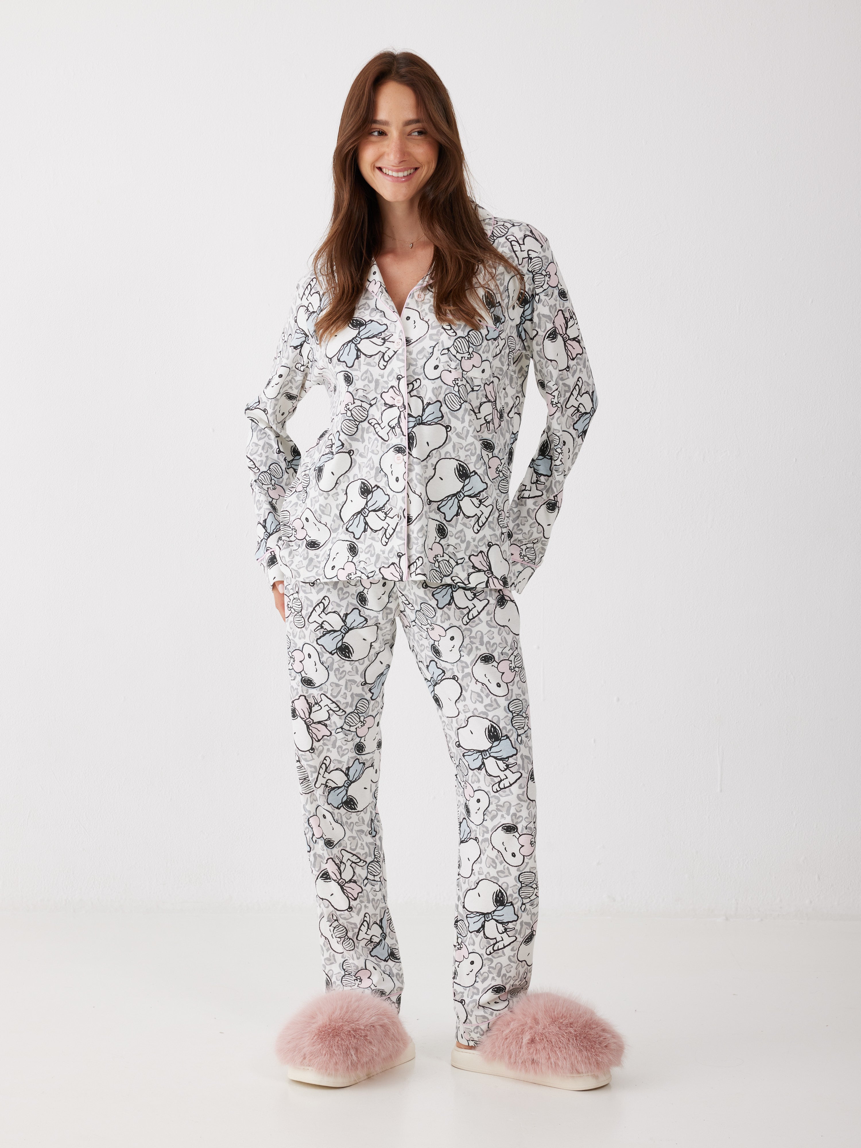 פיג'מה מכופתרת סנופי אינטרלוק - שמנת