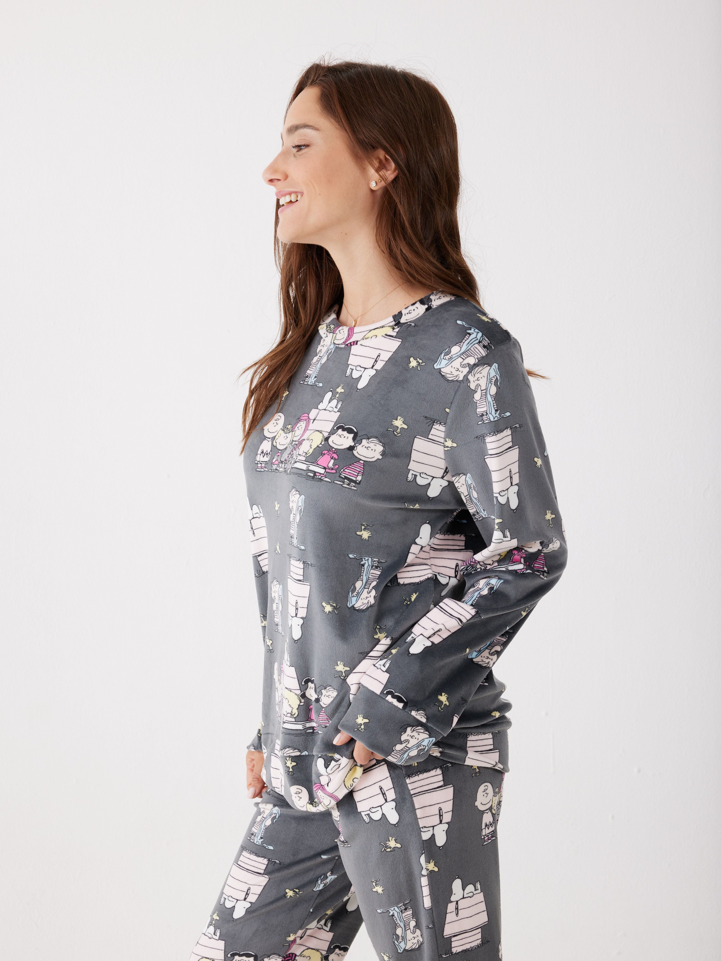 פיג'מה סנופי קטיפה - אפור כהה