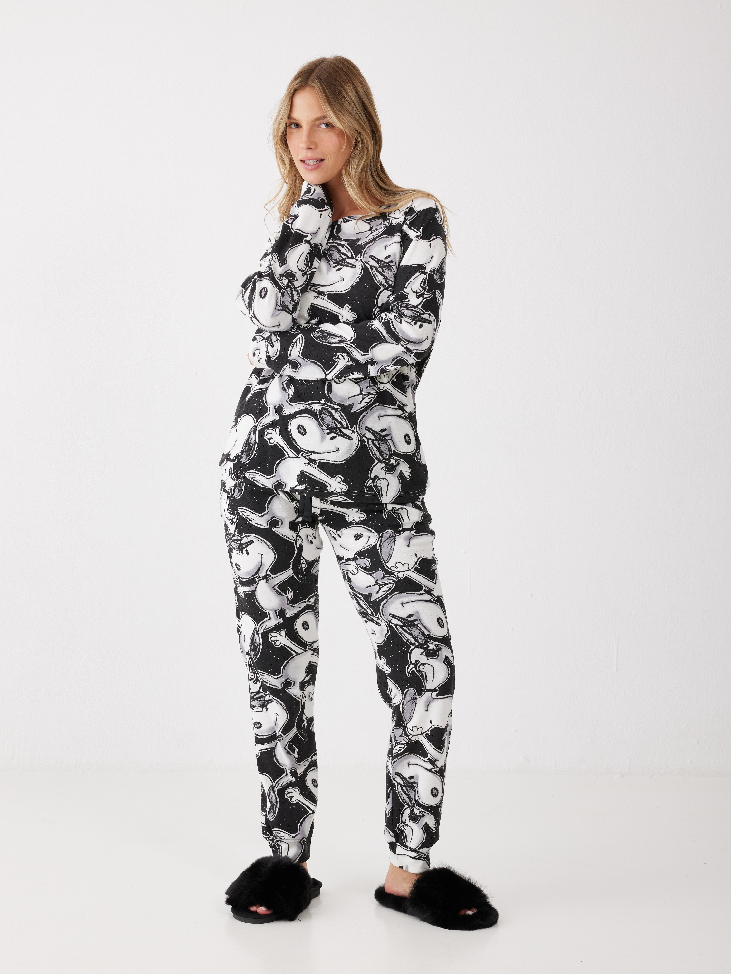 פיג'מה סנופי חיבוק - שחור