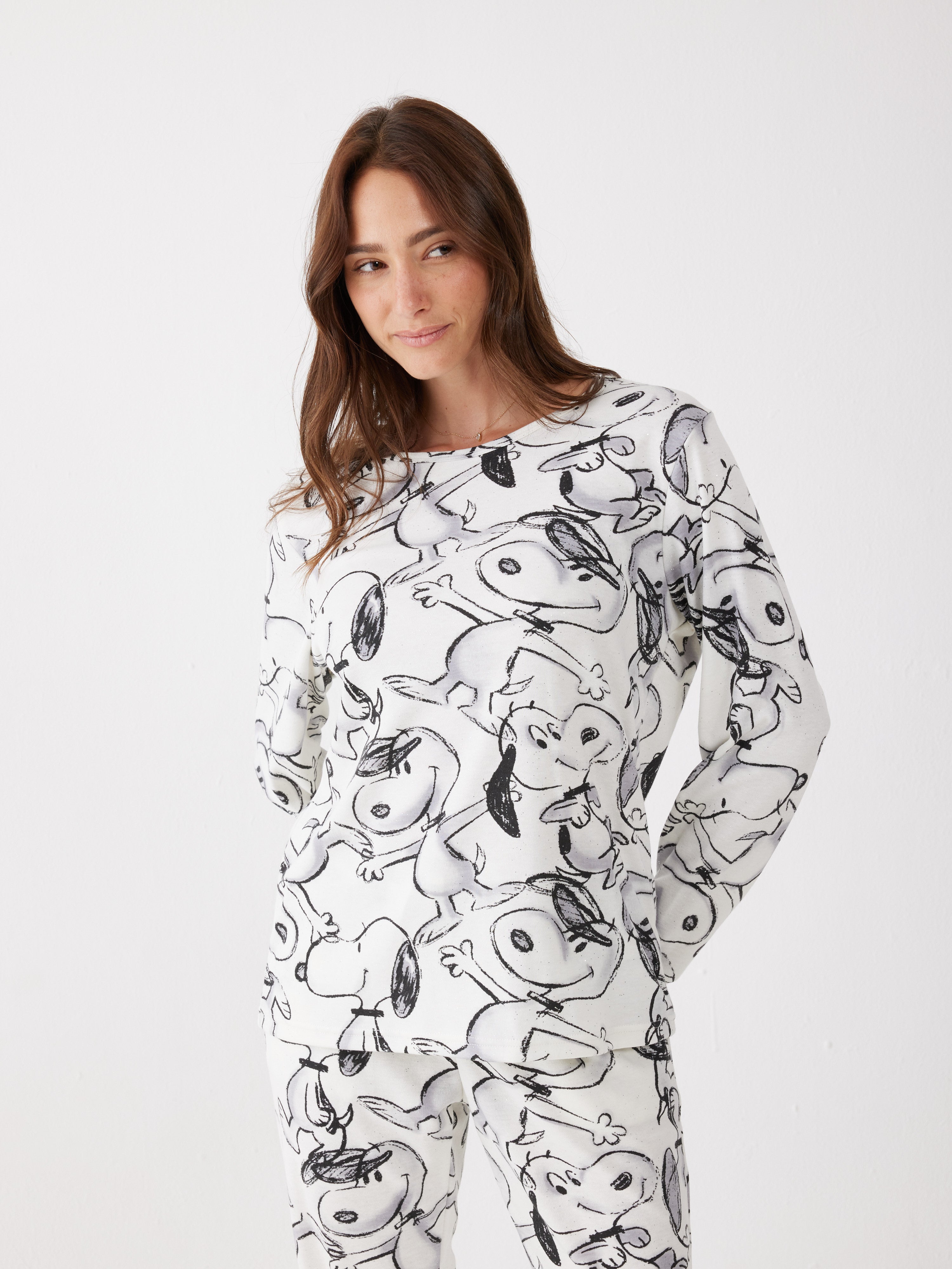 פיג'מה סנופי חיבוק - שמנת