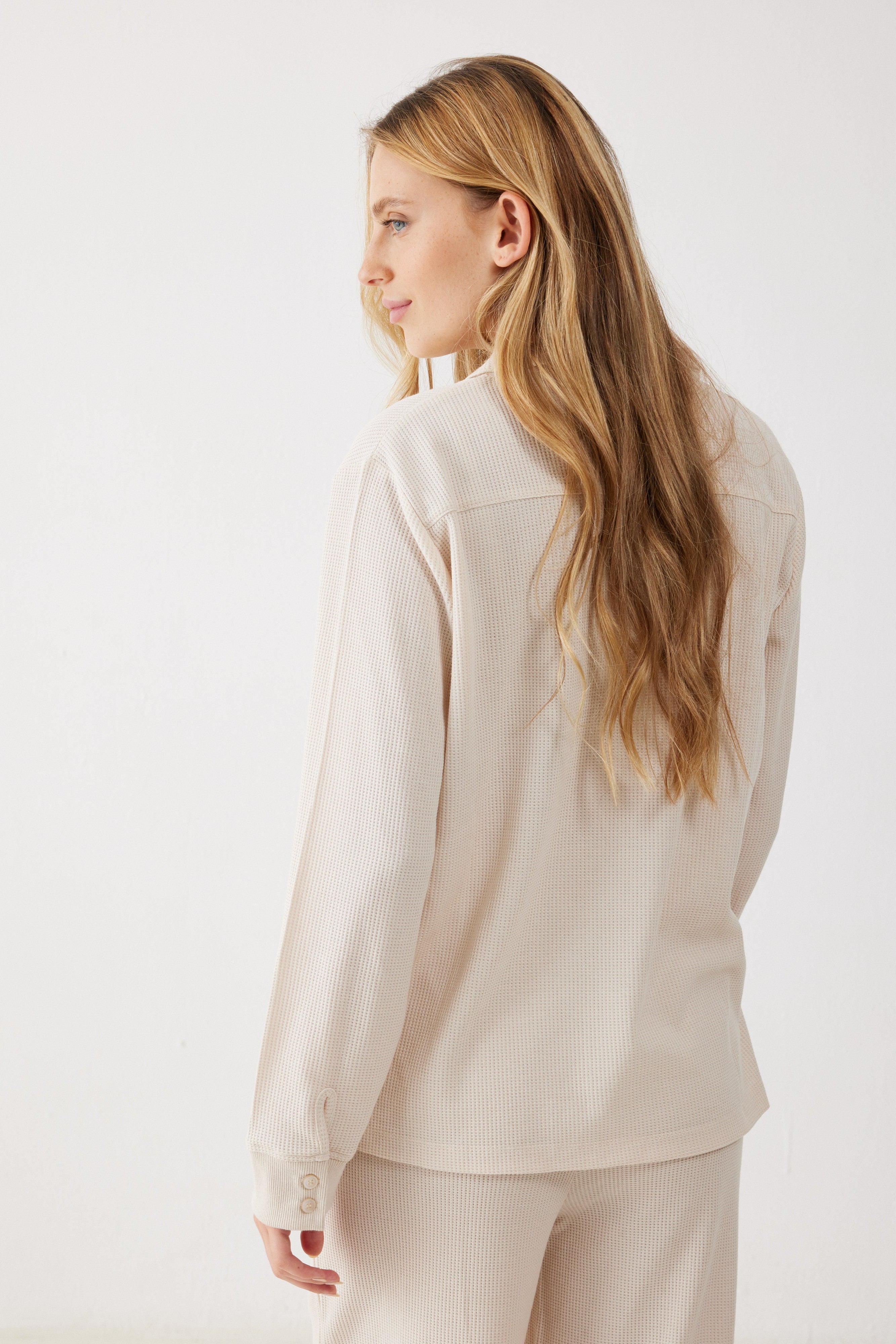 חליפת פנאי מכופתרת וואפל - אבן