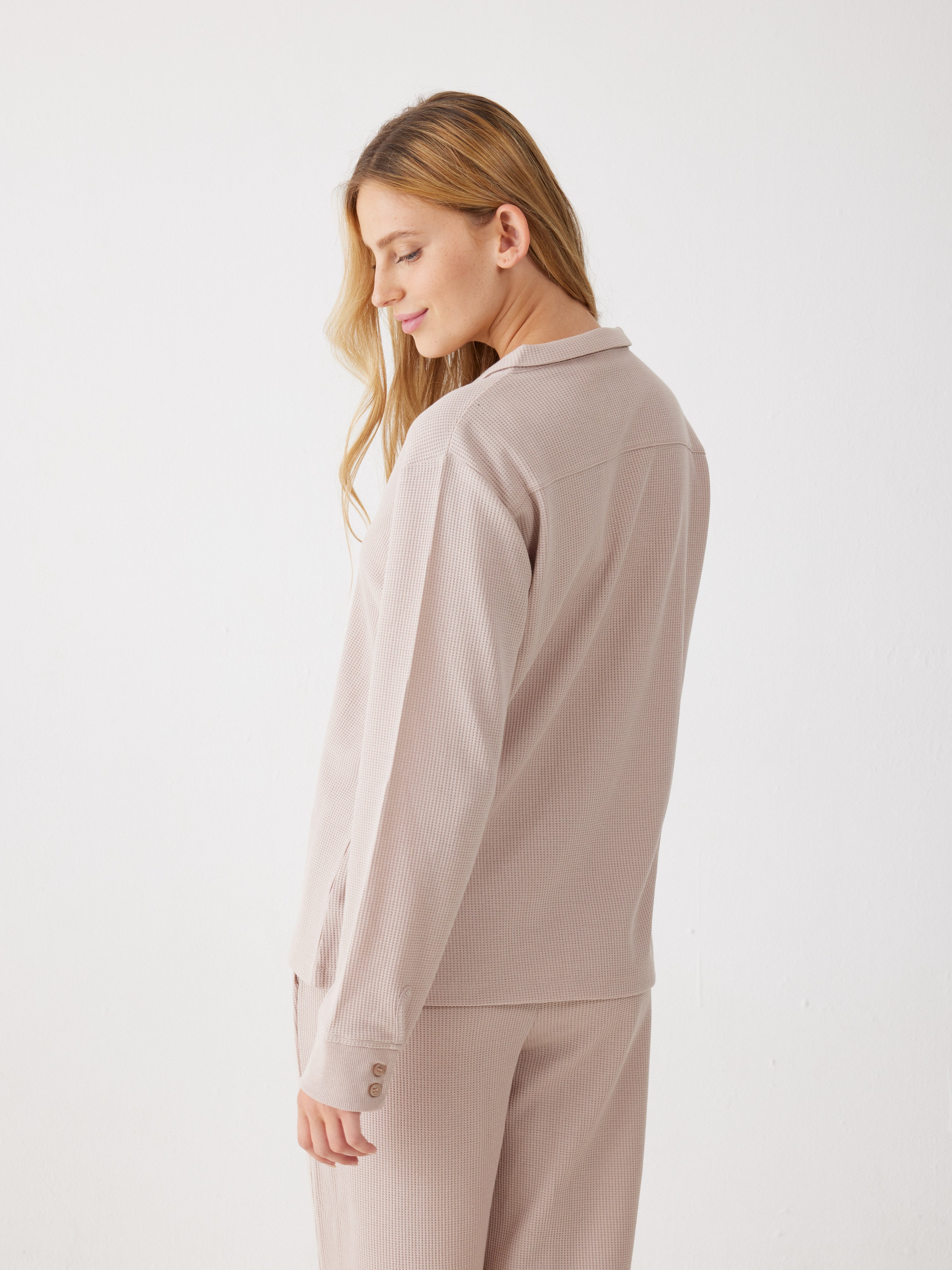 חליפת פנאי מכופתרת וואפל - חול