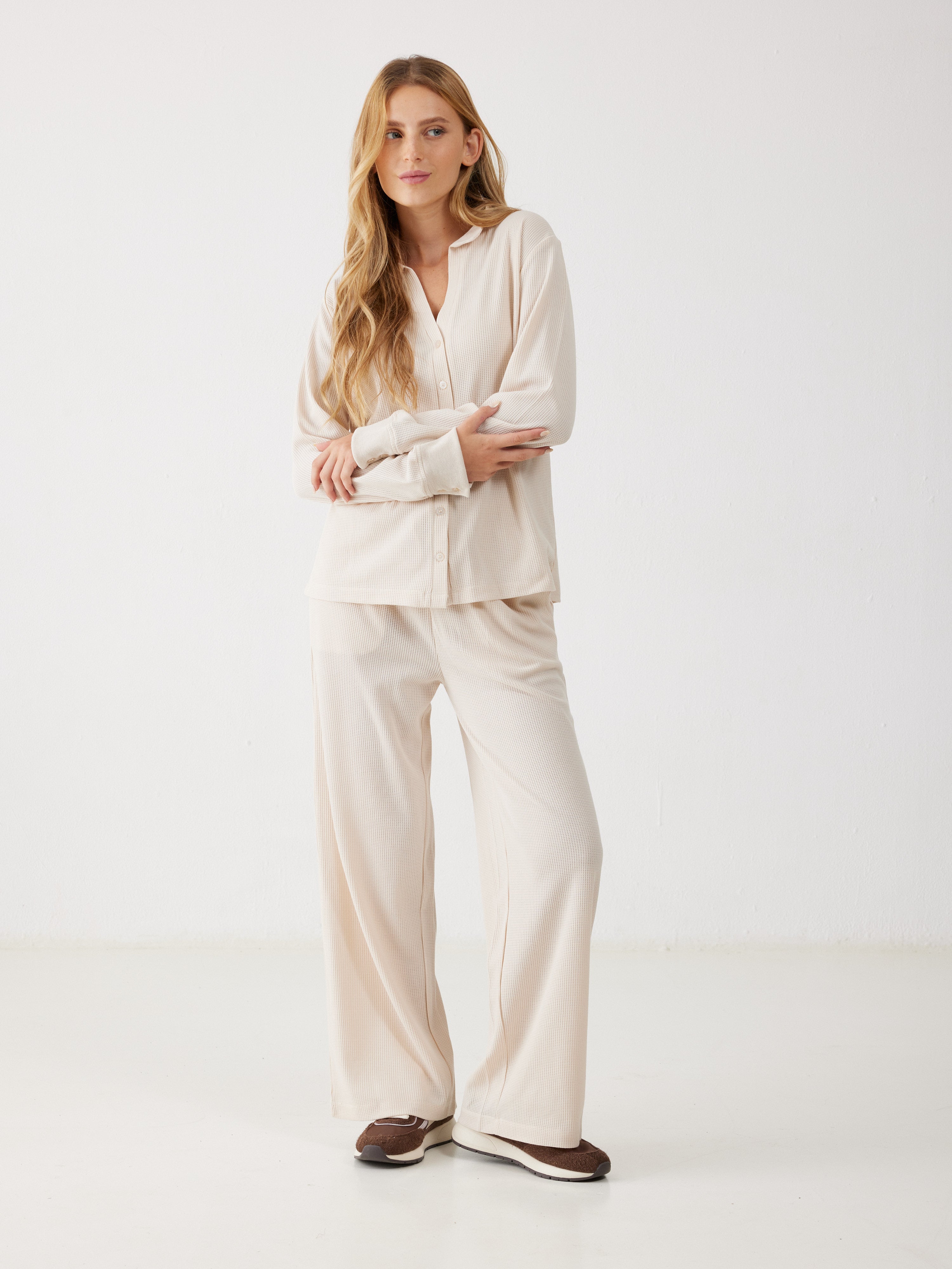 חליפת פנאי מכופתרת וואפל - אבן