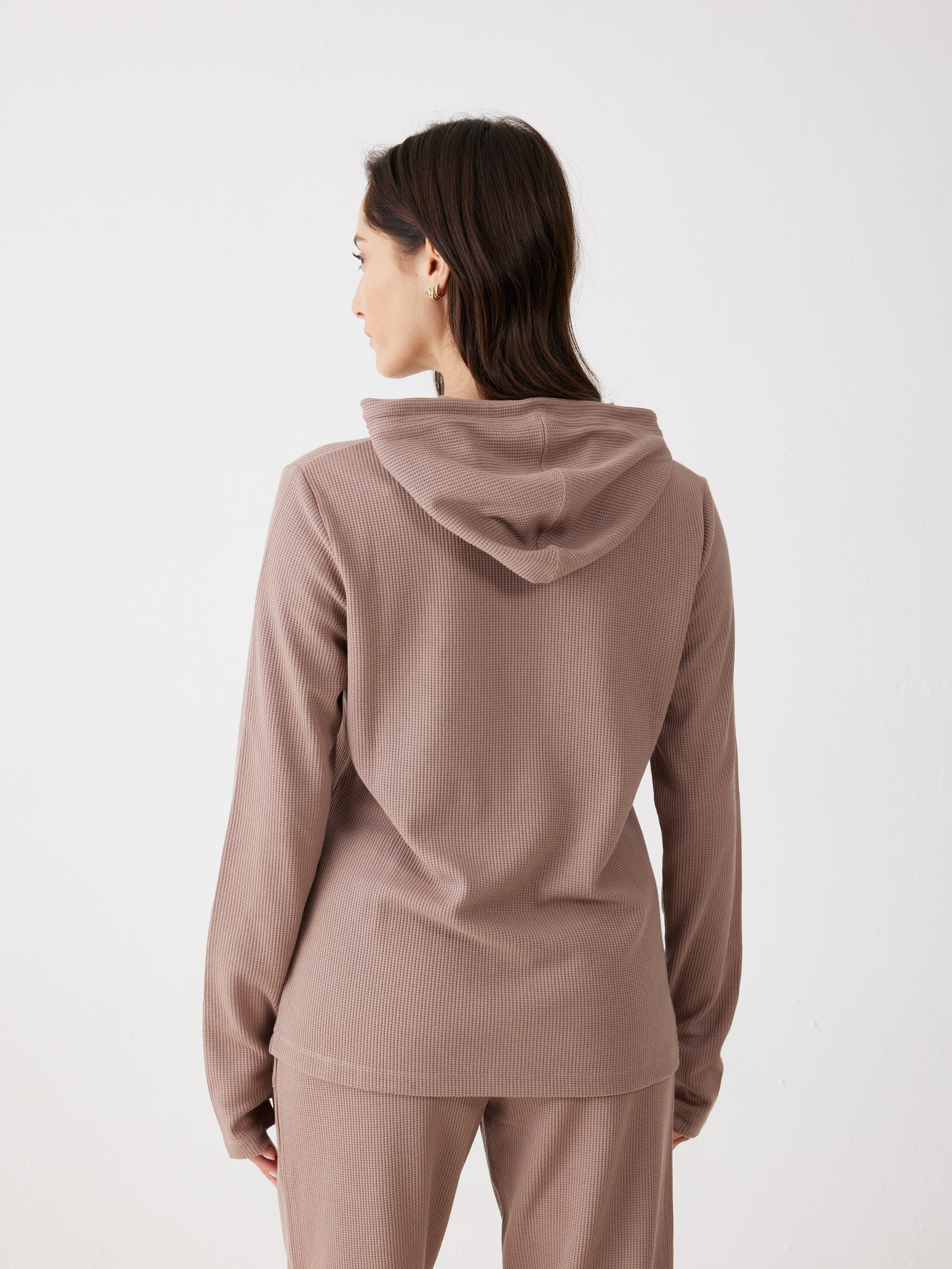 חליפת פנאי קפוצ'ון וואפל - קפה