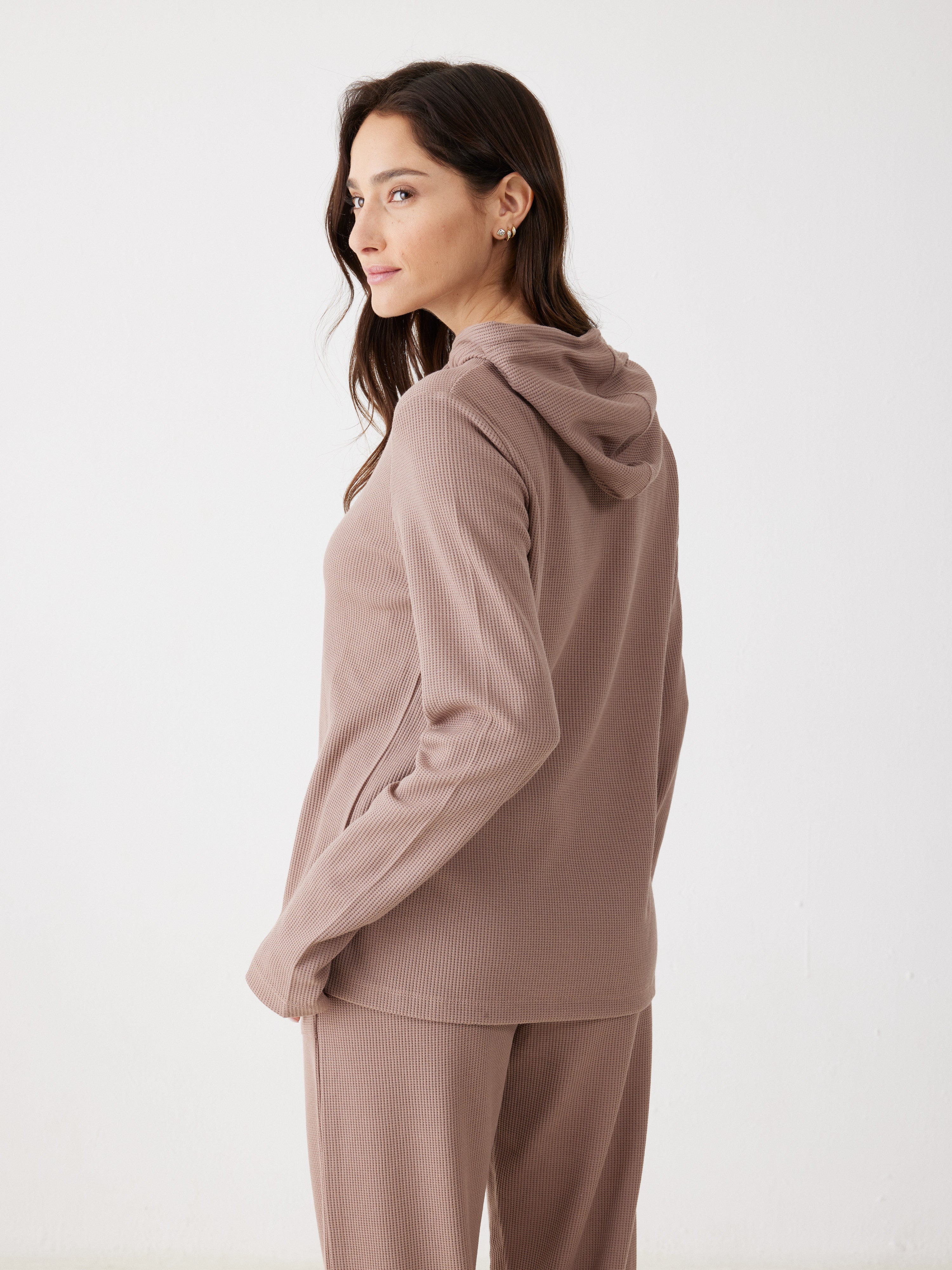 חליפת פנאי קפוצ'ון וואפל - קפה